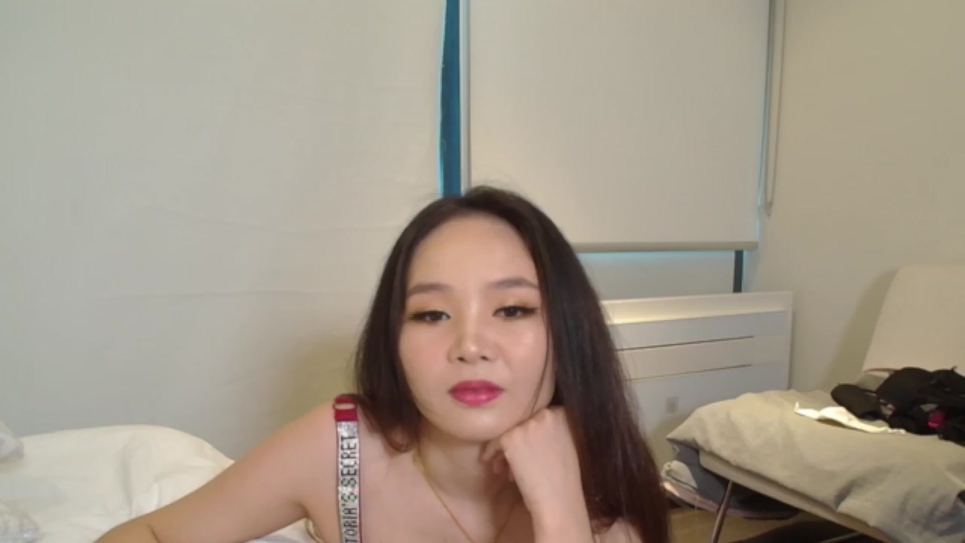 Gallery image thumbnail from Asiankitty_oX's myfreecams stream on, 12/09/2023, 05:44 image 9 of 20