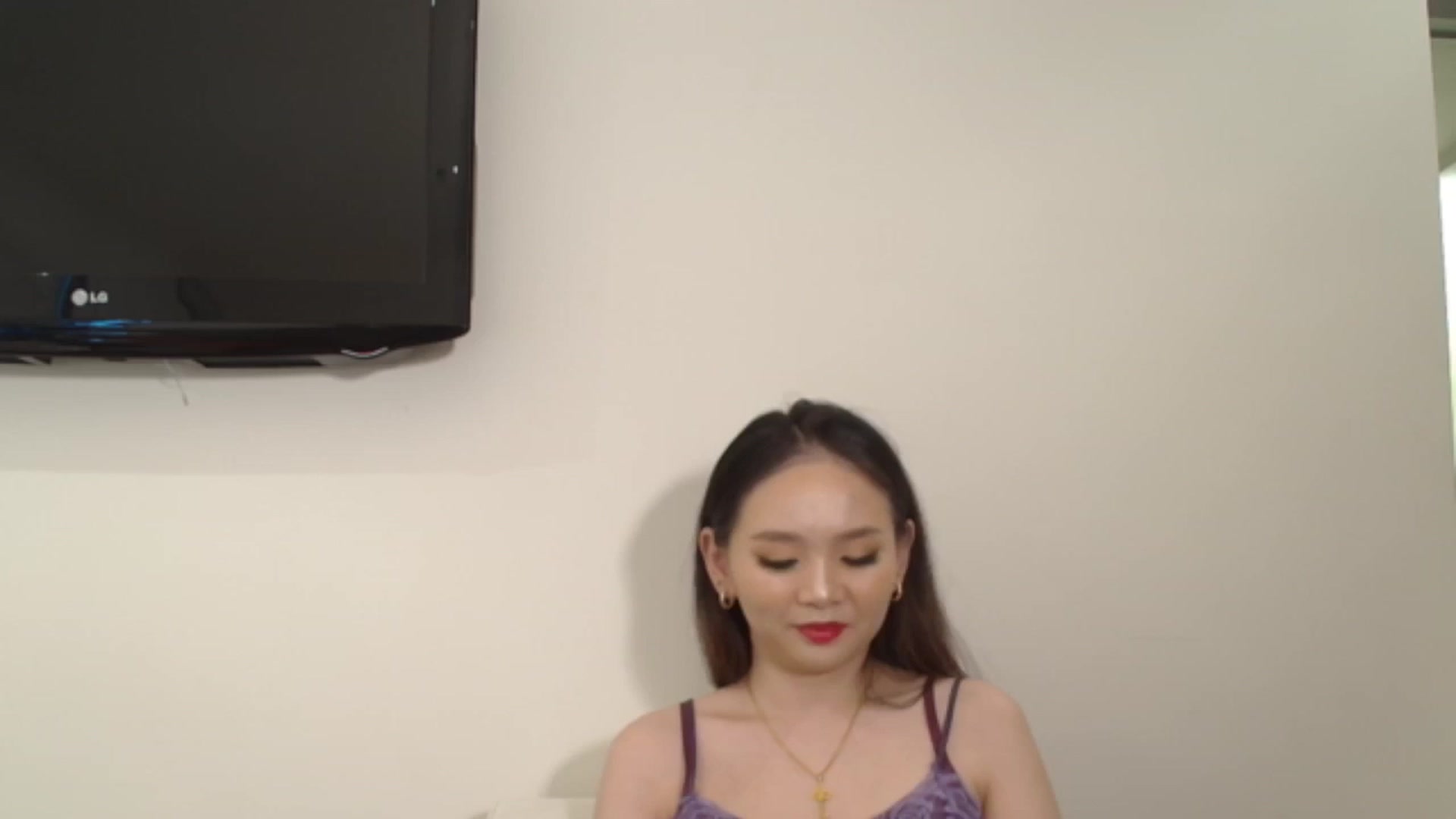 Gallery image thumbnail from Asiankitty_oX's myfreecams stream on, 12/10/2023, 03:38 image 2 of 20