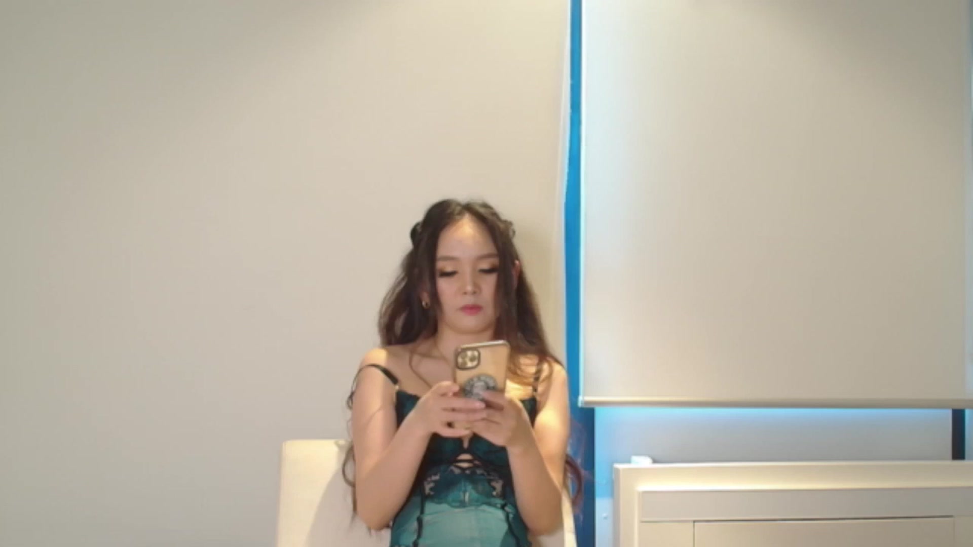 Gallery image thumbnail from Asiankitty_oX's myfreecams stream on, 12/29/2023, 03:36 image 7 of 20