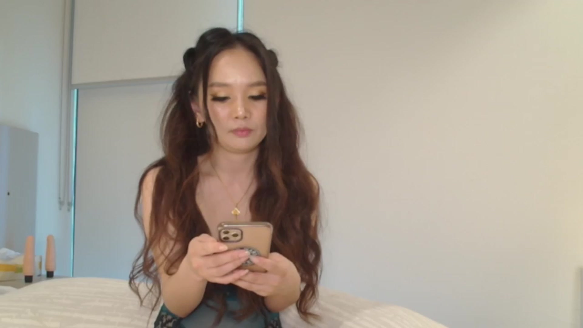 Gallery image thumbnail from Asiankitty_oX's myfreecams stream on, 12/29/2023, 06:38 image 18 of 20