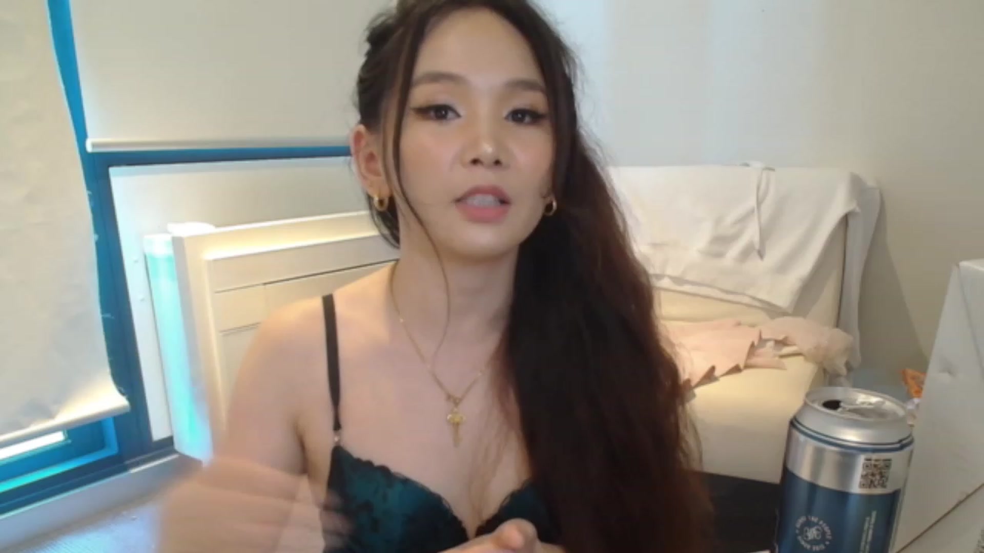 Gallery image thumbnail from Asiankitty_oX's myfreecams stream on, 01/11/2024, 07:23 image 4 of 20