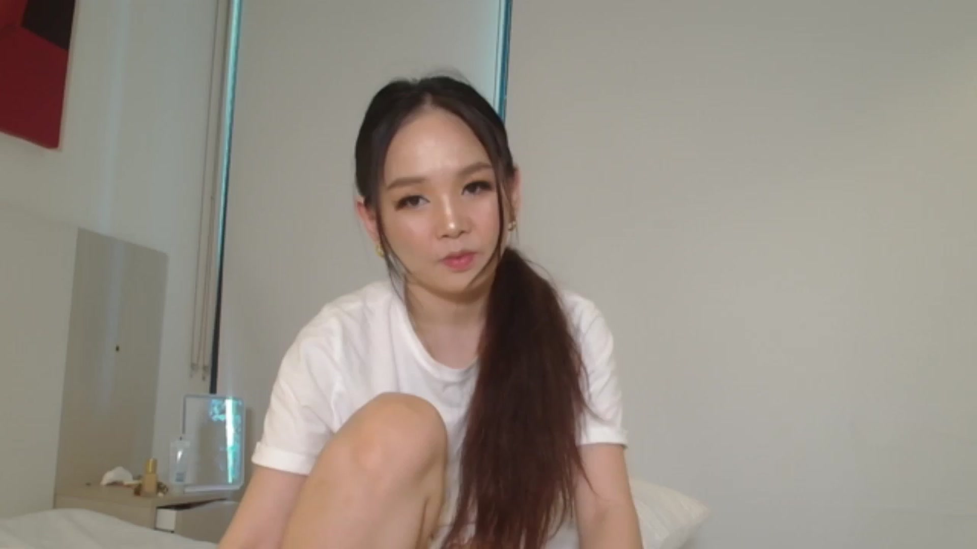 Gallery image thumbnail from Asiankitty_oX's myfreecams stream on, 01/15/2024, 04:58 image 5 of 20