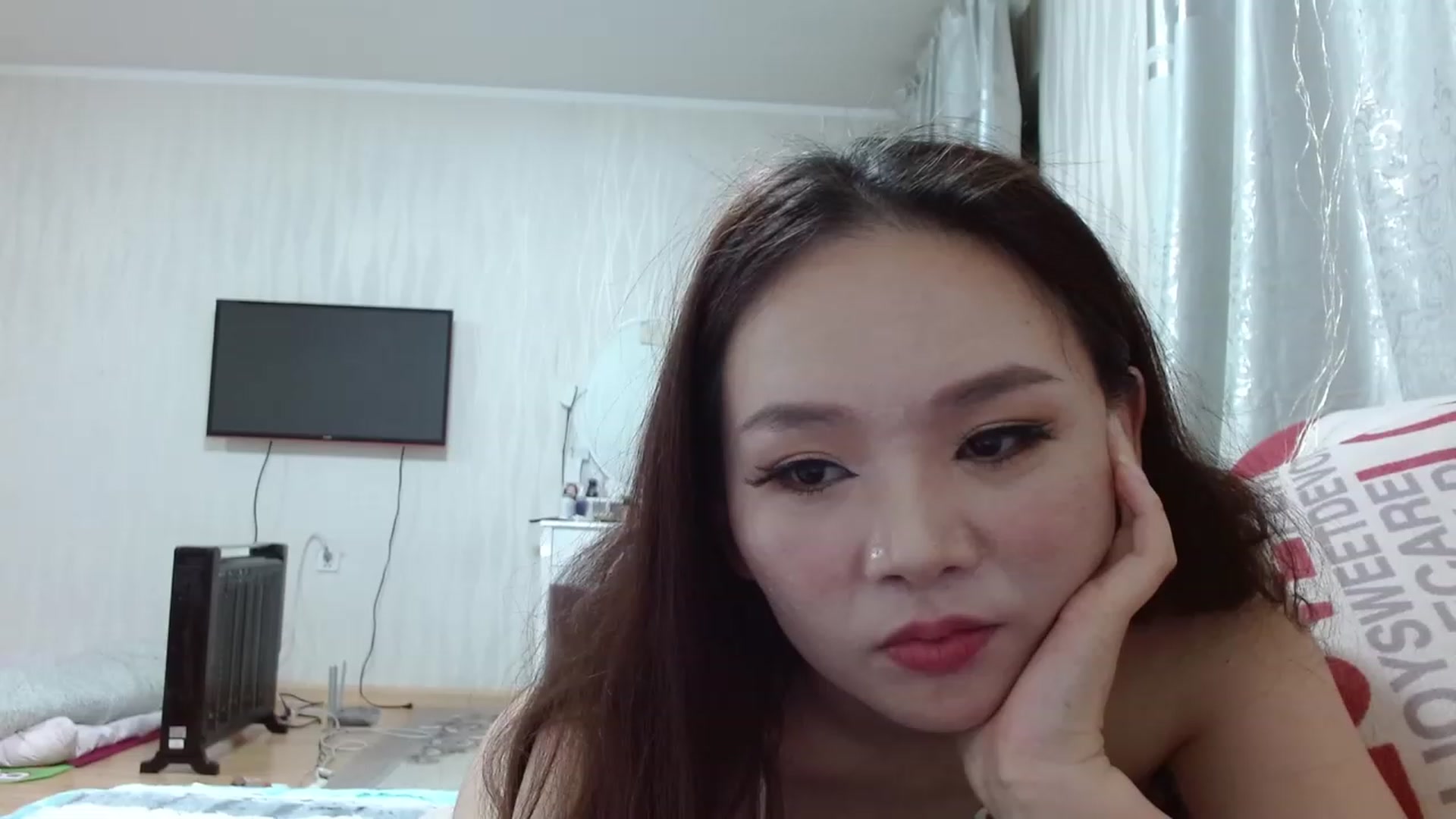 Gallery image thumbnail from Asiankitty_xX's myfreecams stream on, 11/19/2022, 11:21 image 9 of 20