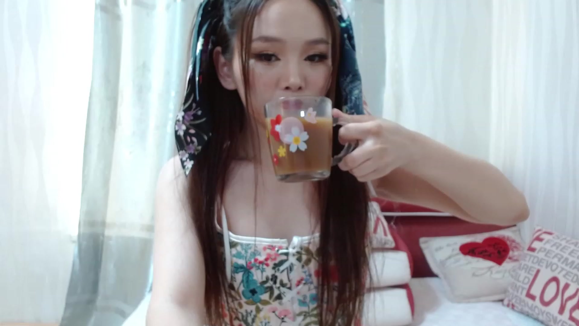 Gallery image thumbnail from Asiankitty_xX's myfreecams stream on, 12/01/2022, 02:43 image 1 of 20