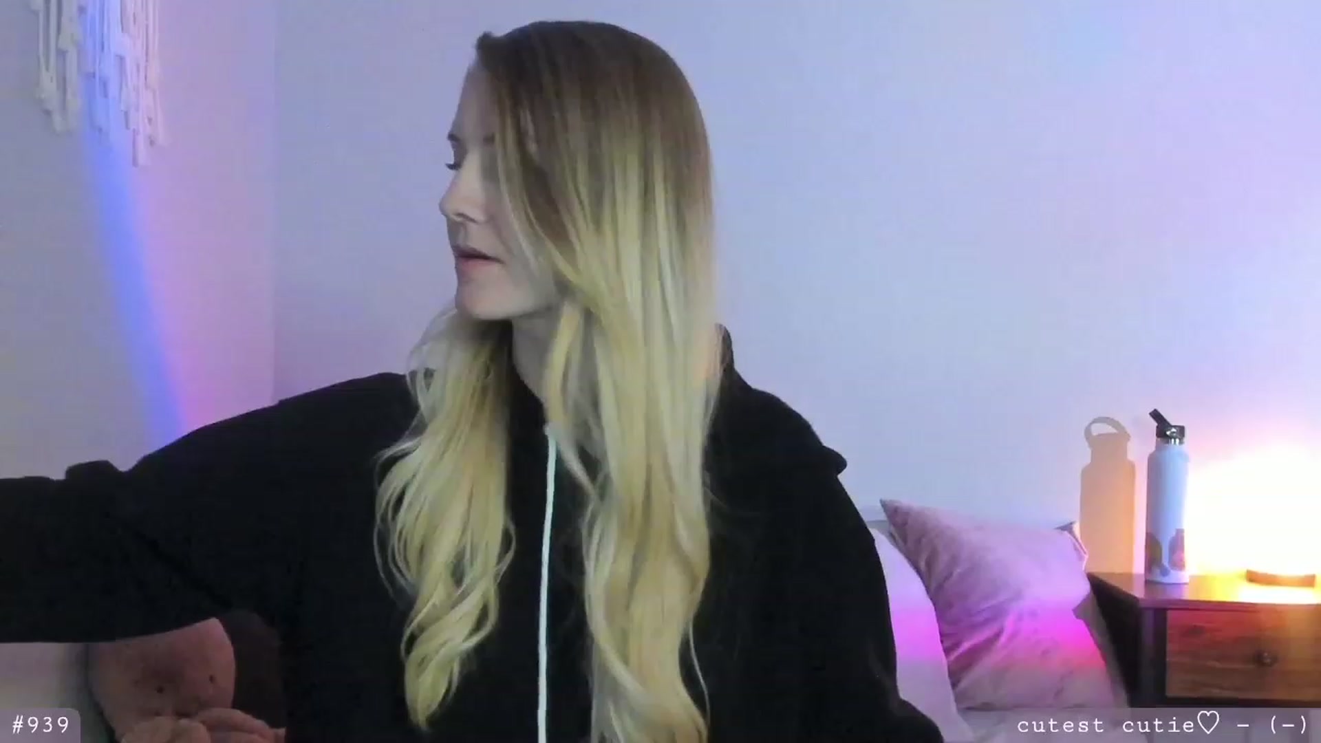 Gallery image thumbnail from AspenEden's myfreecams stream on, 03/10/2023, 01:06 image 1 of 20
