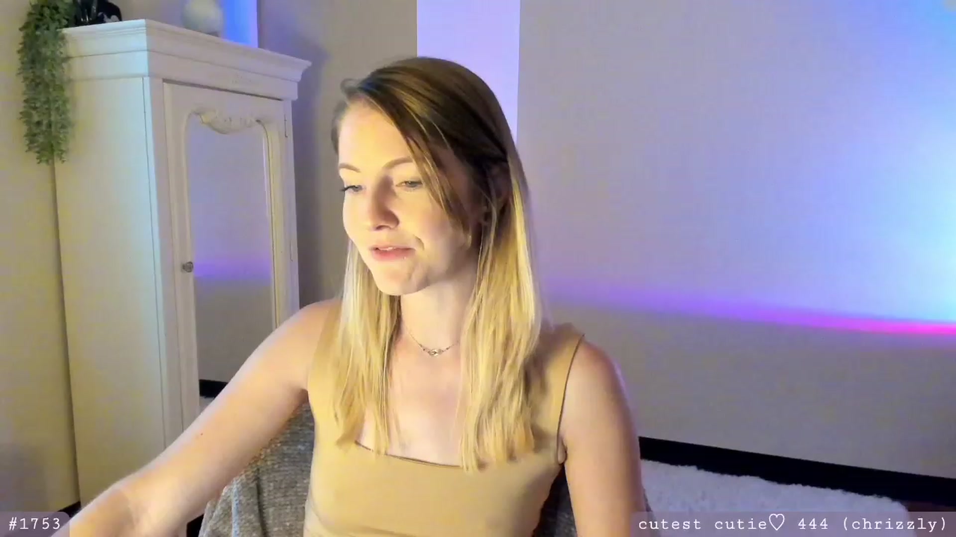 Gallery image thumbnail from AspenEden's myfreecams stream on, 04/17/2023, 24:13 image 2 of 20