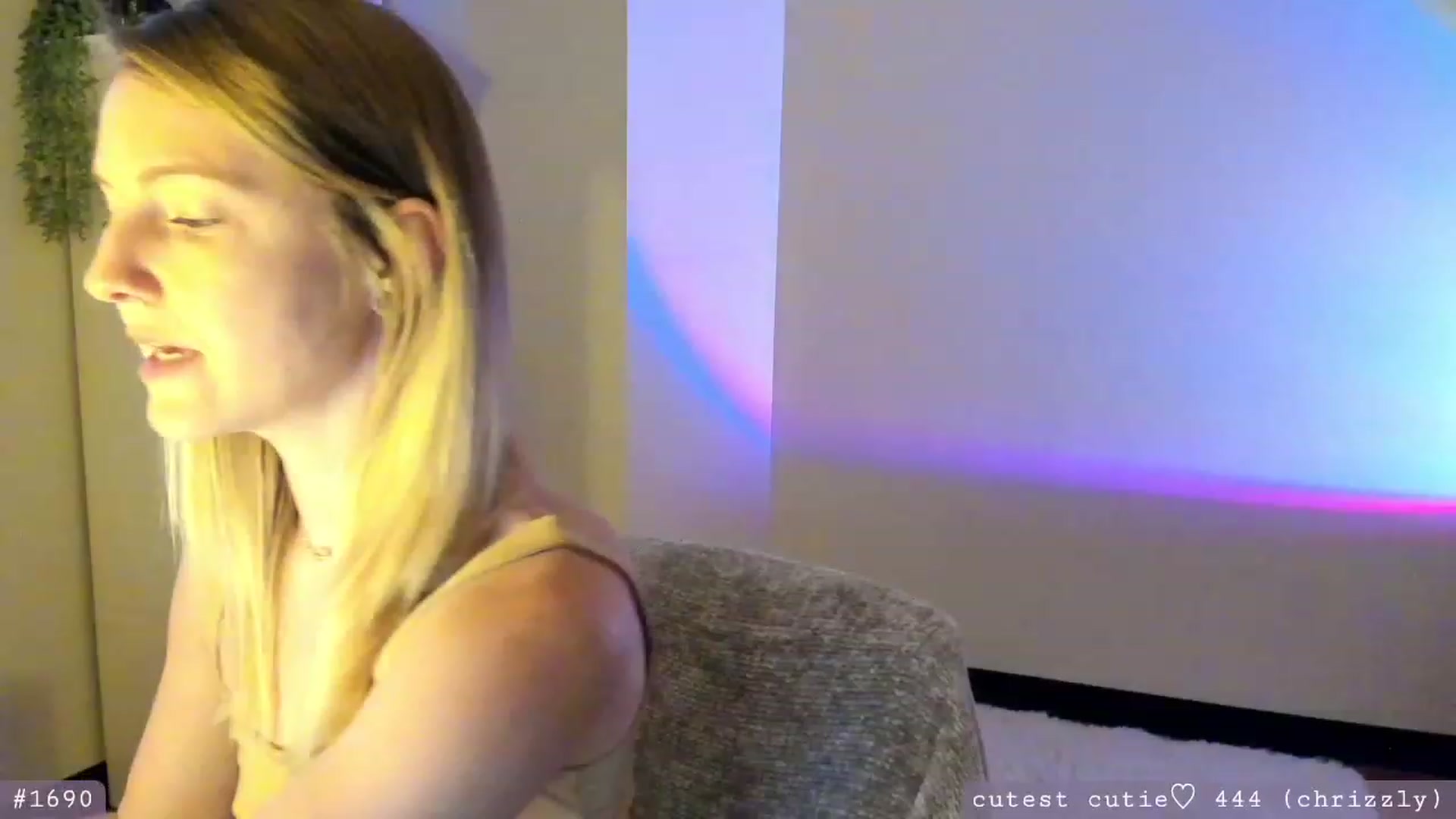 Gallery image thumbnail from AspenEden's myfreecams stream on, 04/17/2023, 24:13 image 9 of 20
