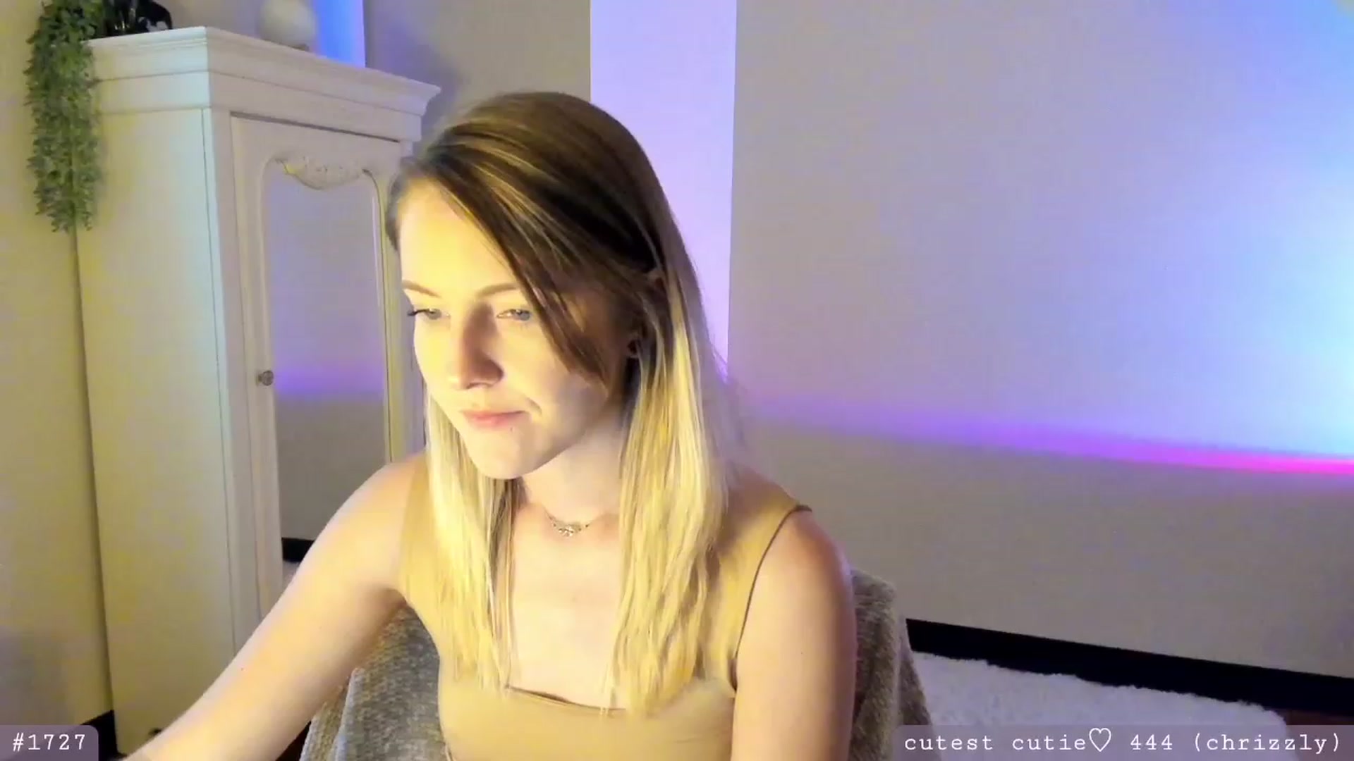 Gallery image thumbnail from AspenEden's myfreecams stream on, 04/17/2023, 24:13 image 5 of 20