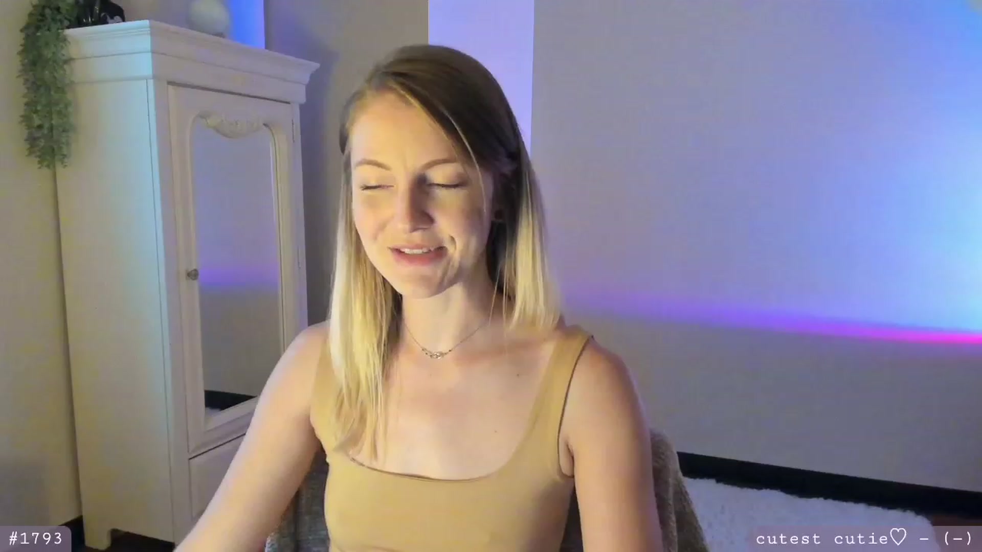 Gallery image thumbnail from AspenEden's myfreecams stream on, 04/17/2023, 24:13 image 1 of 20