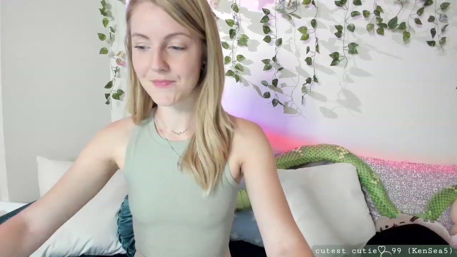 Gallery image thumbnail from AspenEden's myfreecams stream on, 06/12/2023, 23:54 image 4 of 20