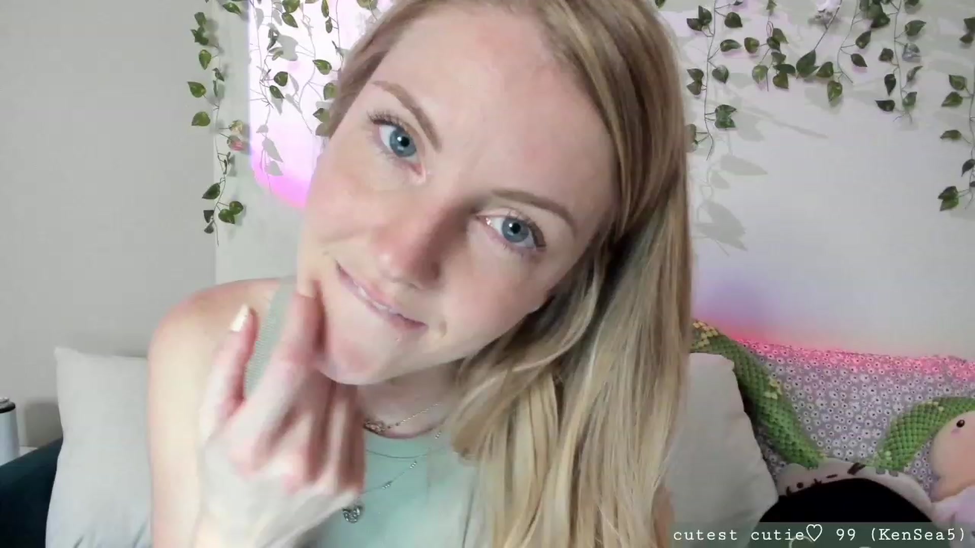Gallery image thumbnail from AspenEden's myfreecams stream on, 06/12/2023, 23:54 image 15 of 20