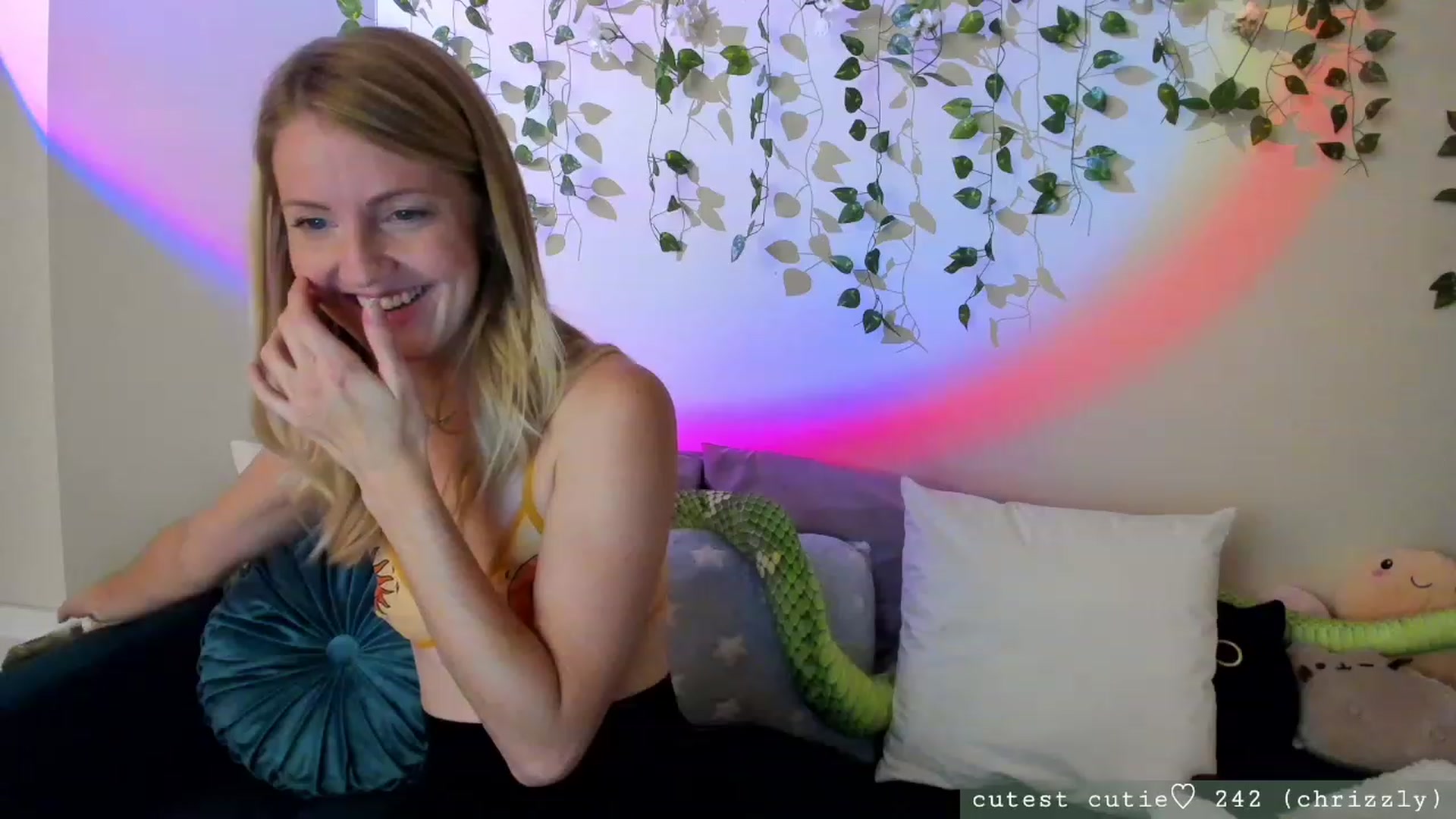 Gallery image thumbnail from AspenEden's myfreecams stream on, 07/19/2023, 02:22 image 5 of 20