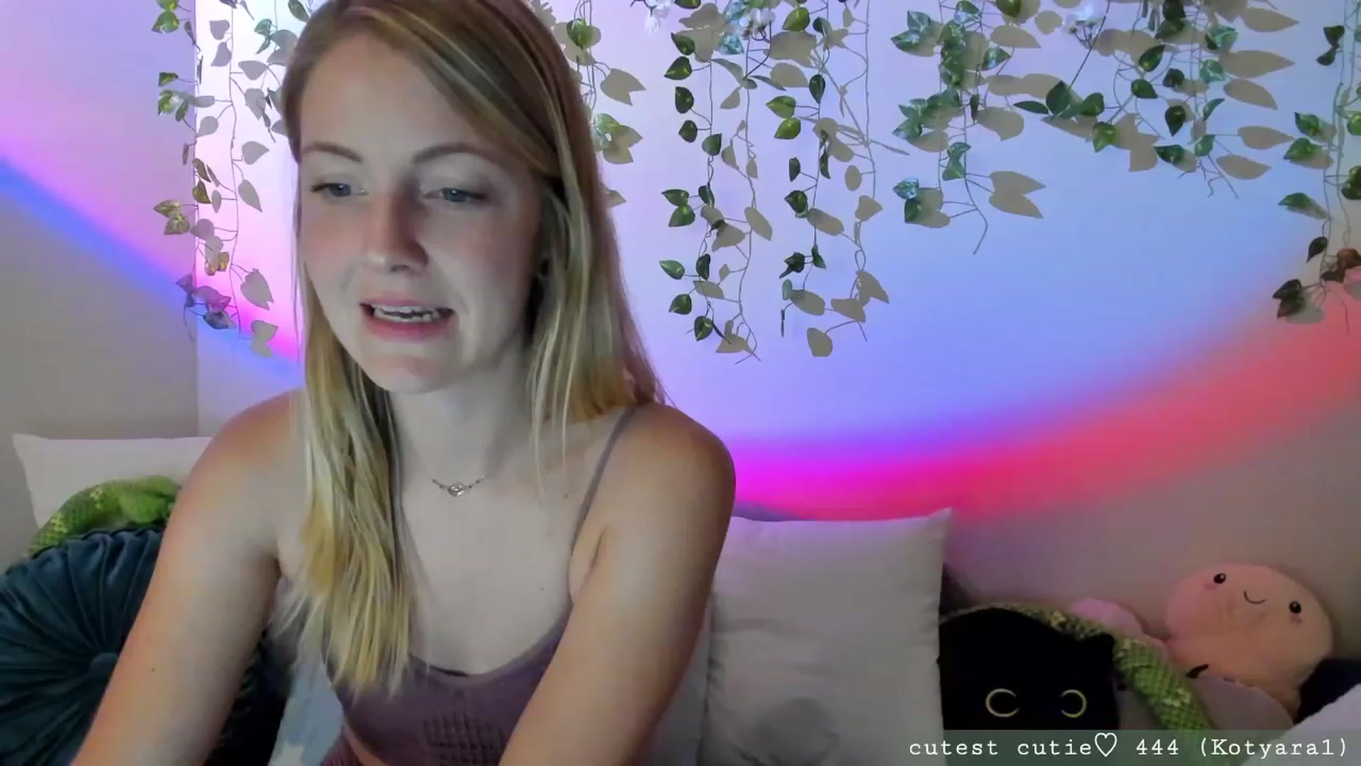 Gallery image thumbnail from AspenEden's myfreecams stream on, 07/27/2023, 01:07 image 11 of 20
