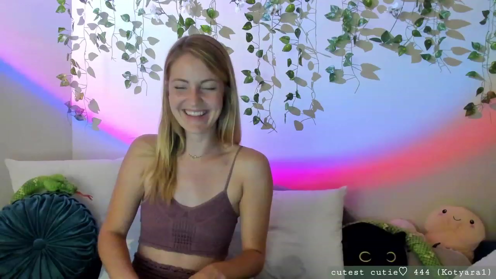 Gallery image thumbnail from AspenEden's myfreecams stream on, 07/27/2023, 01:07 image 10 of 20
