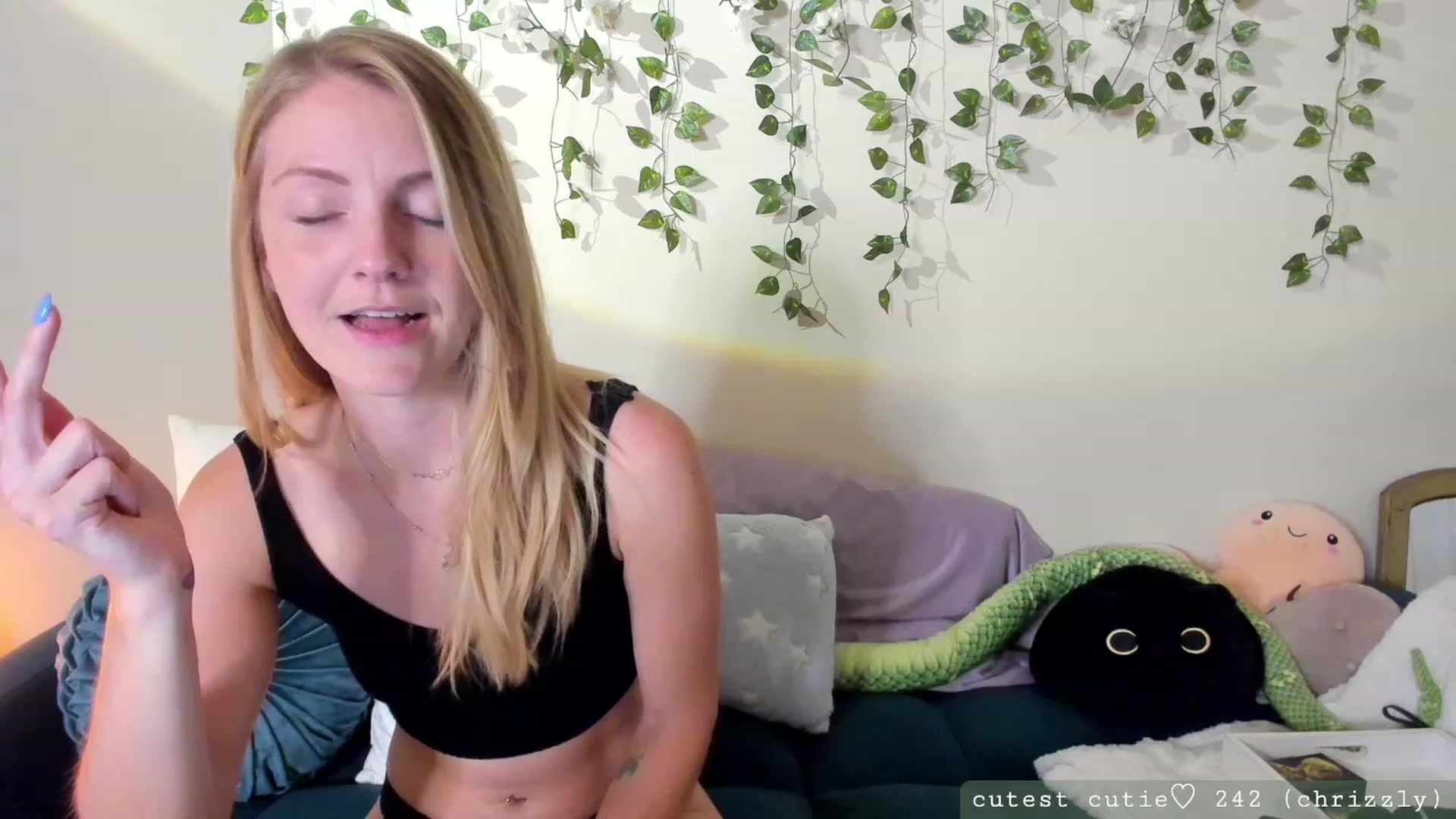 Gallery image thumbnail from AspenEden's myfreecams stream on, 08/13/2023, 01:48 image 3 of 20