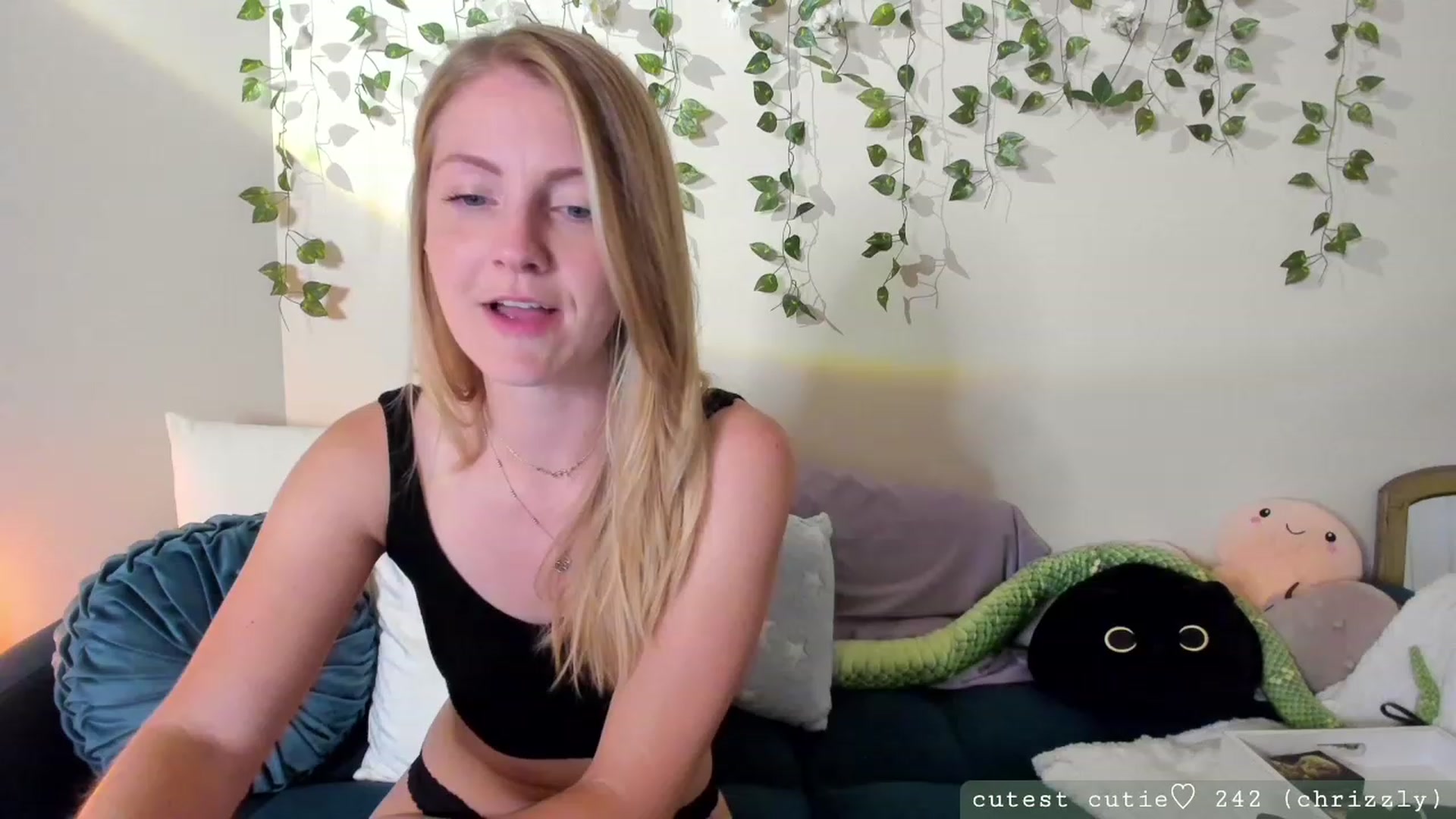 Gallery image thumbnail from AspenEden's myfreecams stream on, 08/13/2023, 01:48 image 4 of 20