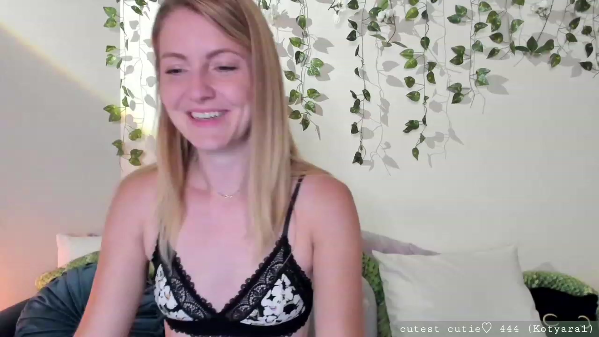 Gallery image thumbnail from AspenEden's myfreecams stream on, 08/23/2023, 01:12 image 15 of 20