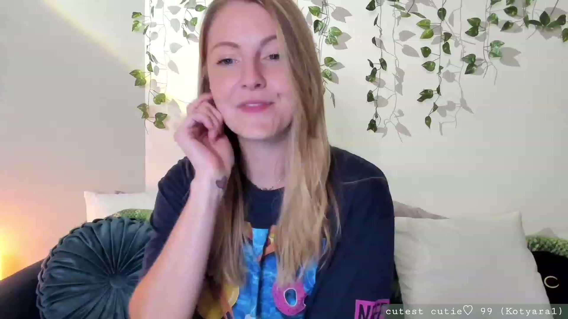 Gallery image thumbnail from AspenEden's myfreecams stream on, 08/27/2023, 24:32 image 2 of 20