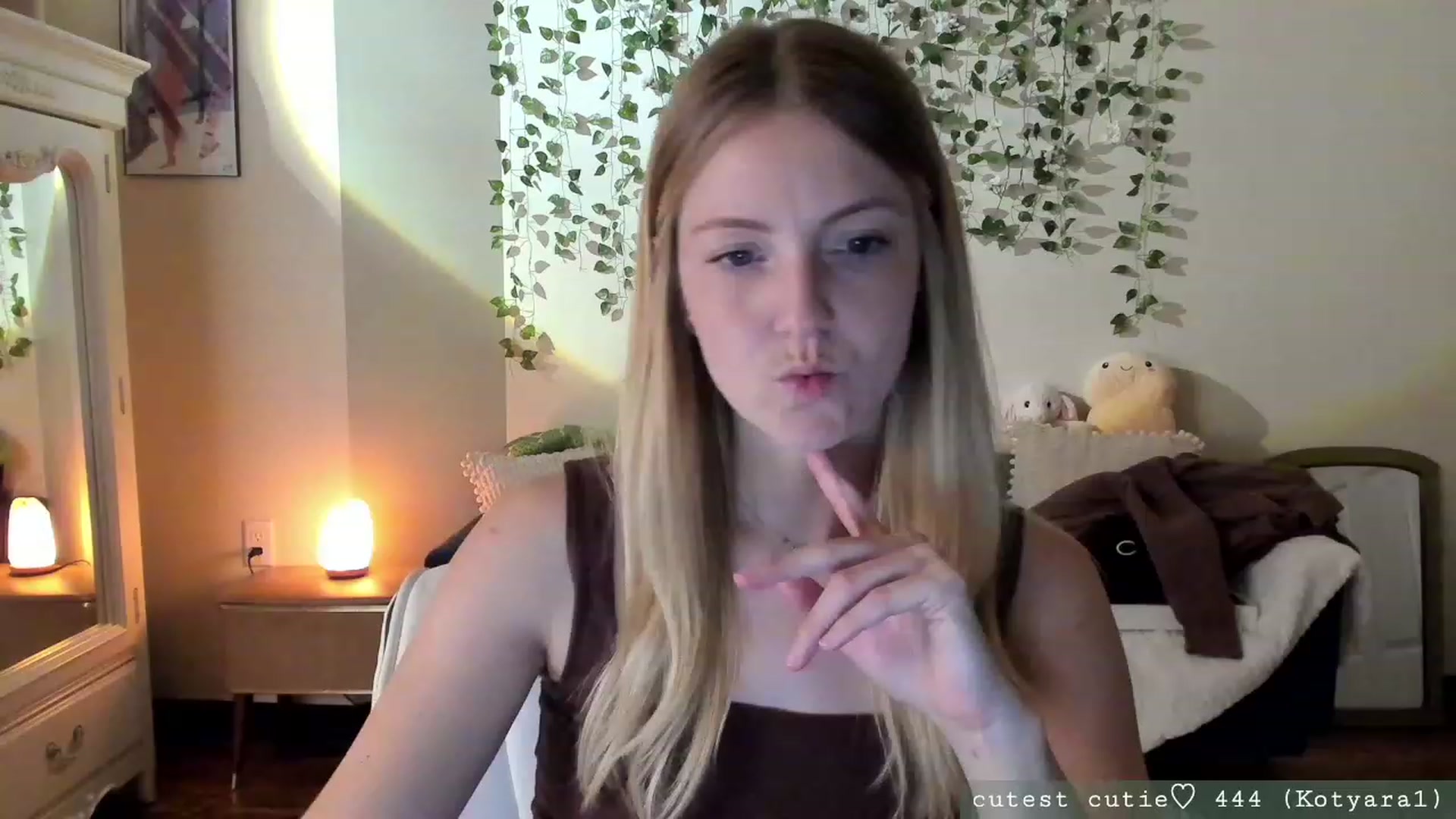 Gallery image thumbnail from AspenEden's myfreecams stream on, 09/29/2023, 01:01 image 10 of 20