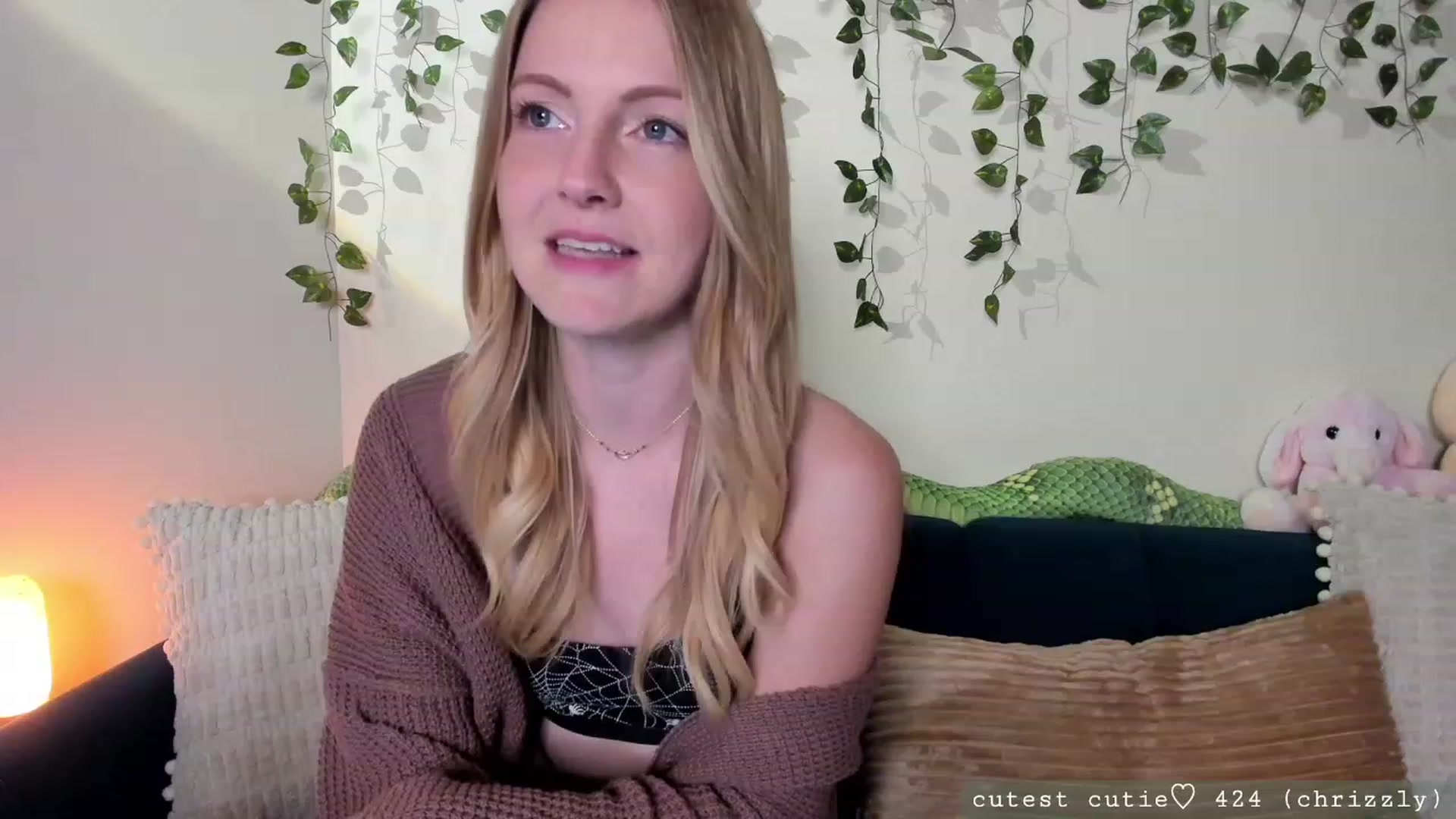 Gallery image thumbnail from AspenEden's myfreecams stream on, 10/04/2023, 03:57 image 5 of 20