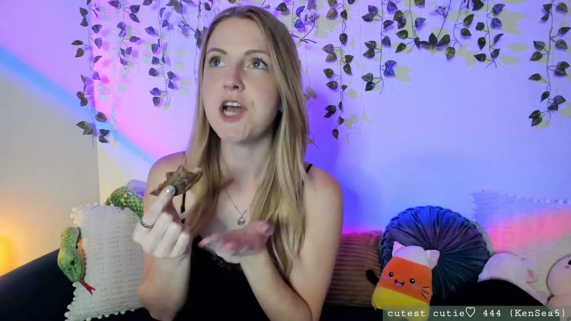 Gallery image thumbnail from AspenEden's myfreecams stream on, 10/07/2023, 02:37 image 1 of 20