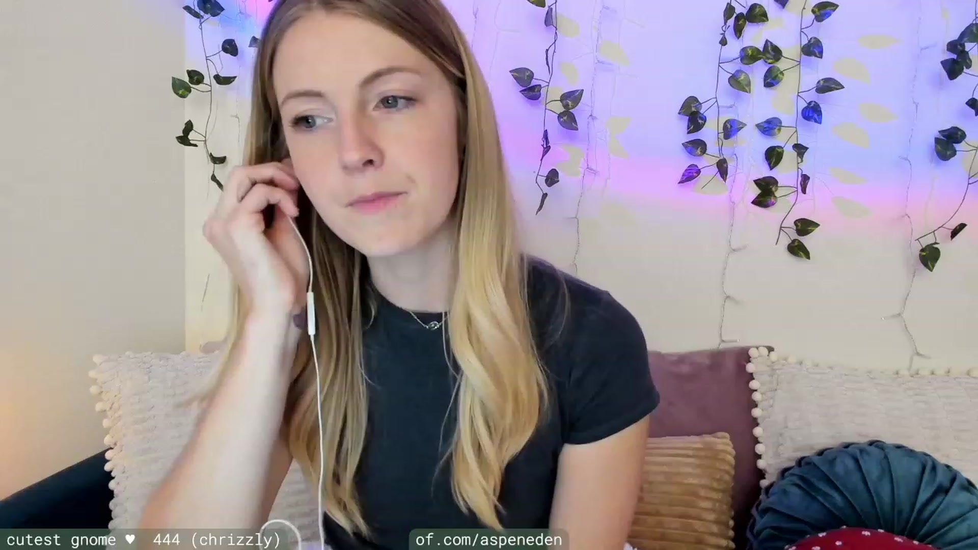 Gallery image thumbnail from AspenEden's myfreecams stream on, 11/05/2023, 24:18 image 14 of 20