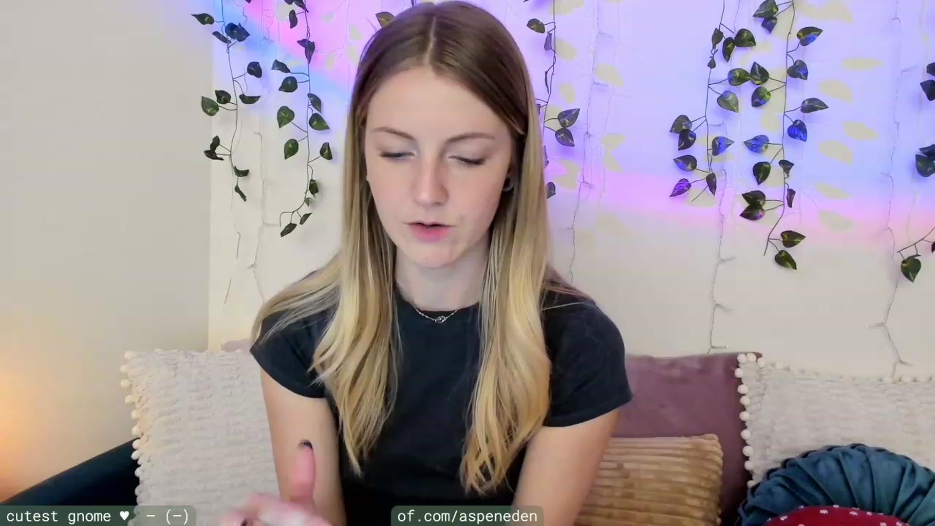 Gallery image thumbnail from AspenEden's myfreecams stream on, 11/05/2023, 24:18 image 4 of 20