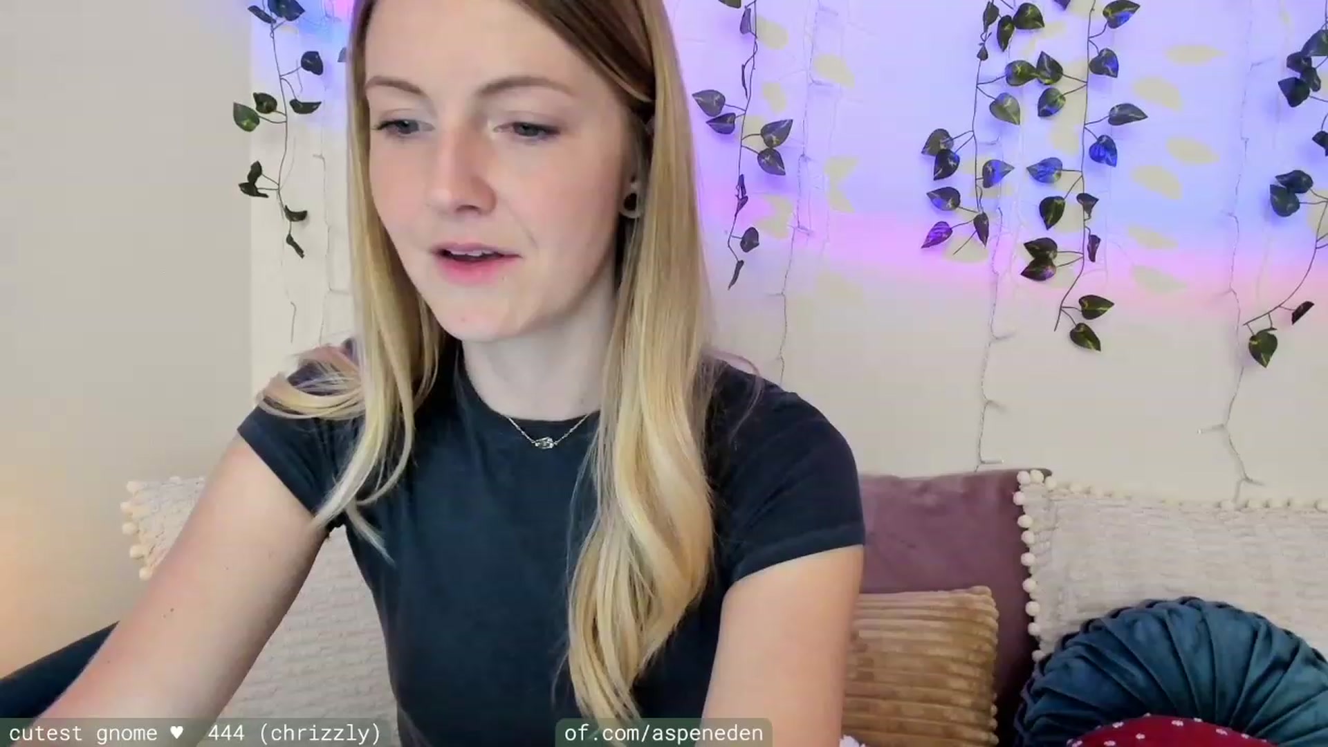 Gallery image thumbnail from AspenEden's myfreecams stream on, 11/05/2023, 24:19 image 17 of 20