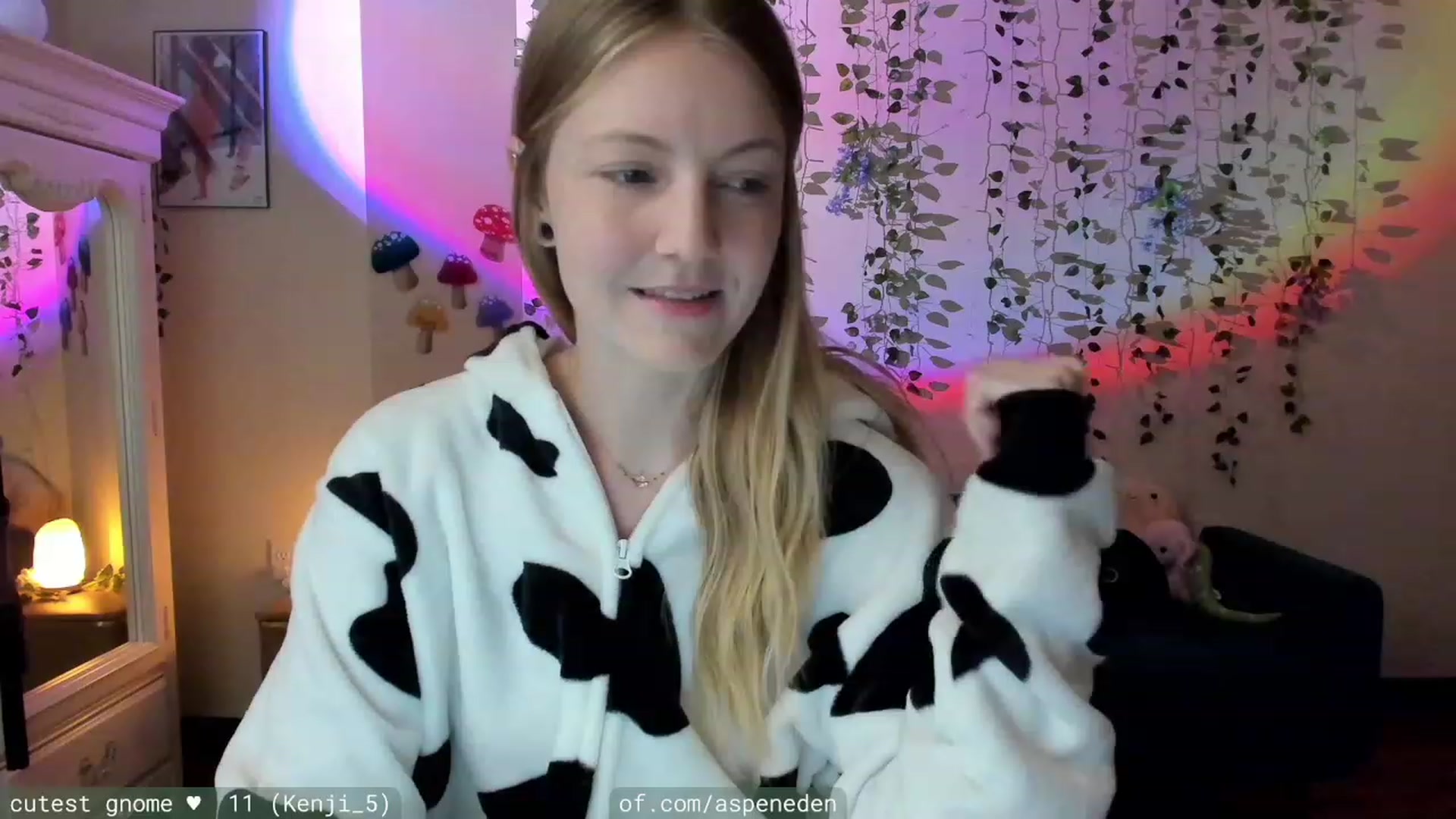 Gallery image thumbnail from AspenEden's myfreecams stream on, 11/20/2023, 24:35 image 1 of 20