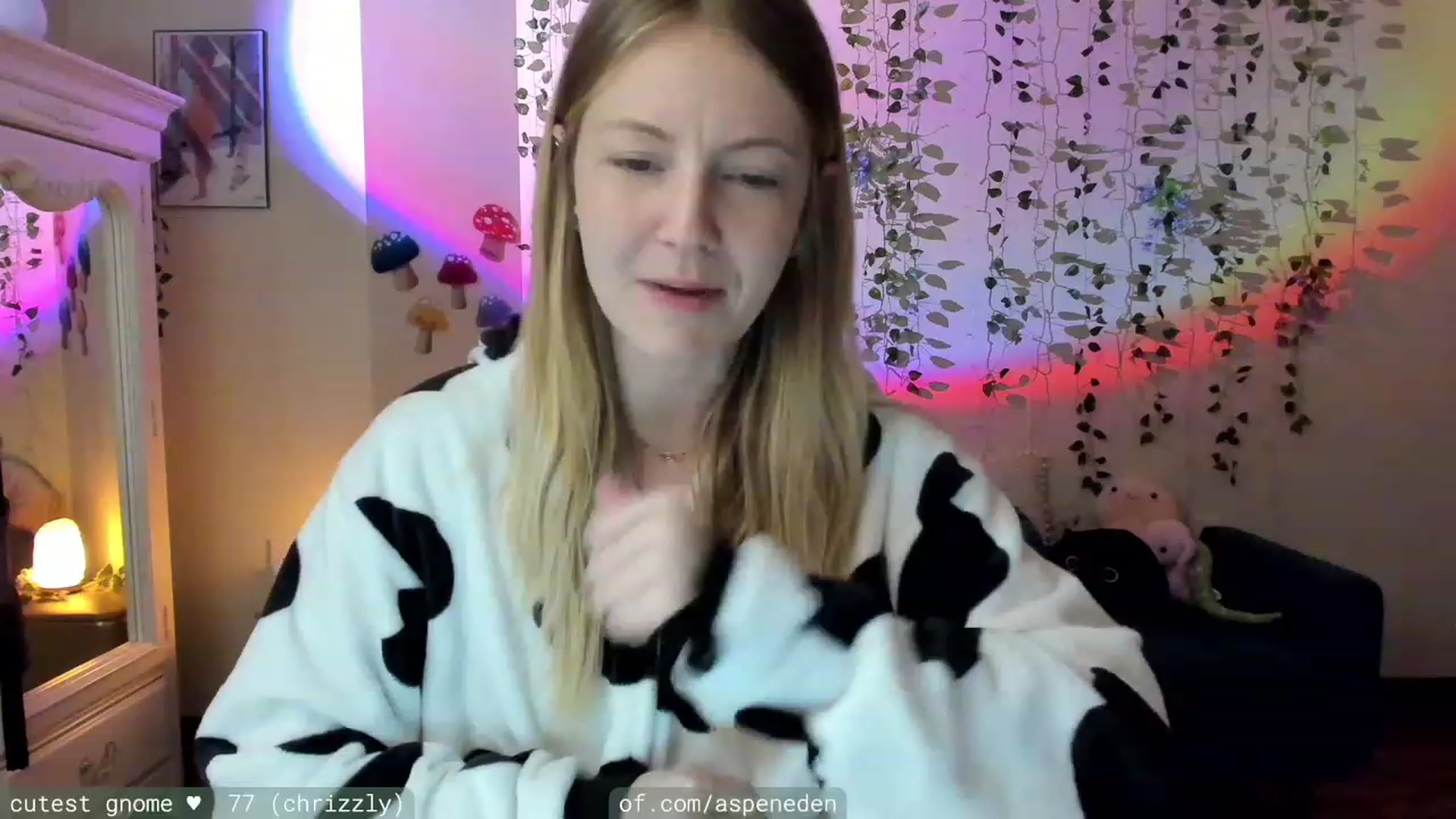 Gallery image thumbnail from AspenEden's myfreecams stream on, 11/20/2023, 24:35 image 7 of 20