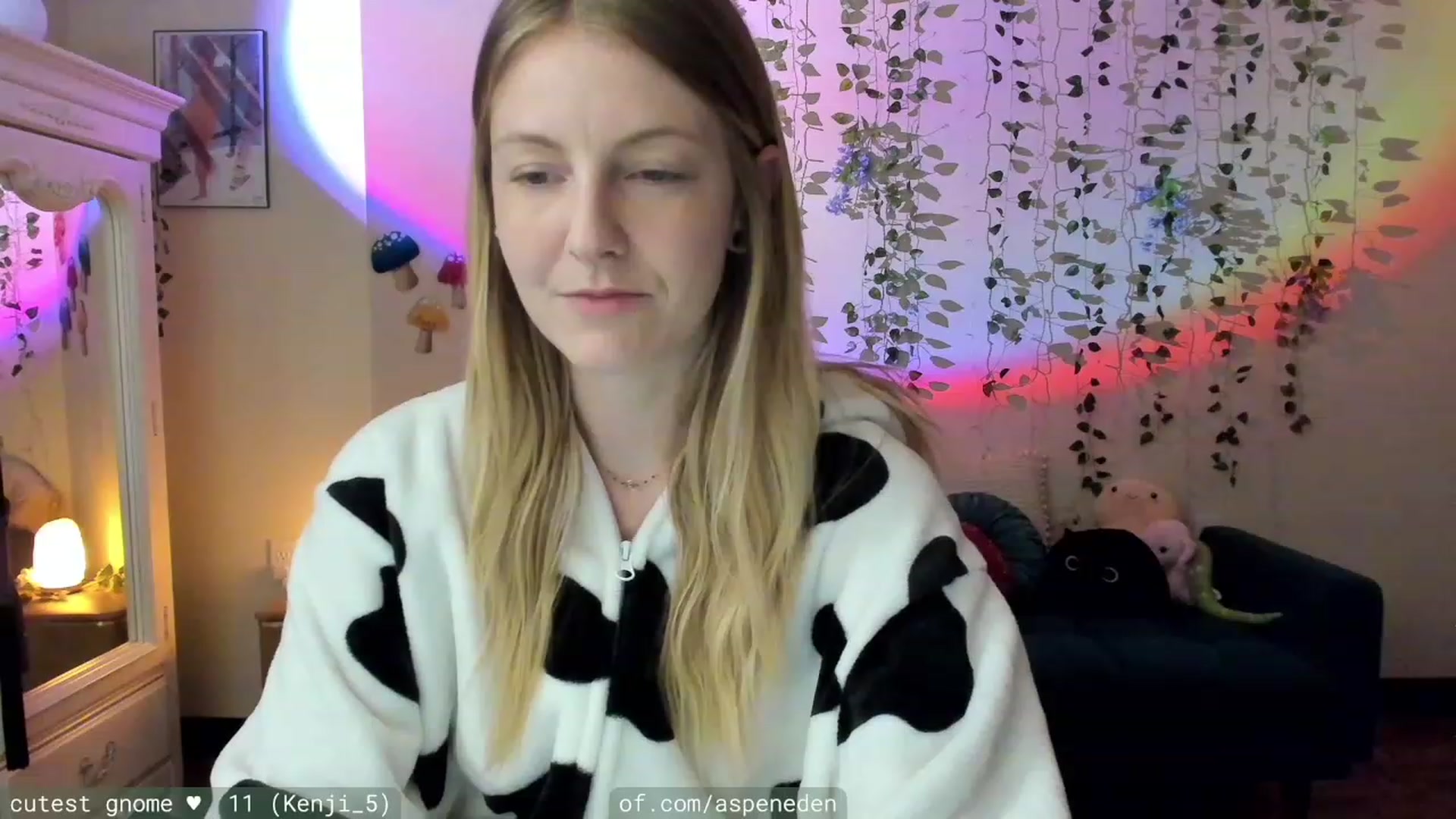 Gallery image thumbnail from AspenEden's myfreecams stream on, 11/20/2023, 24:35 image 2 of 20