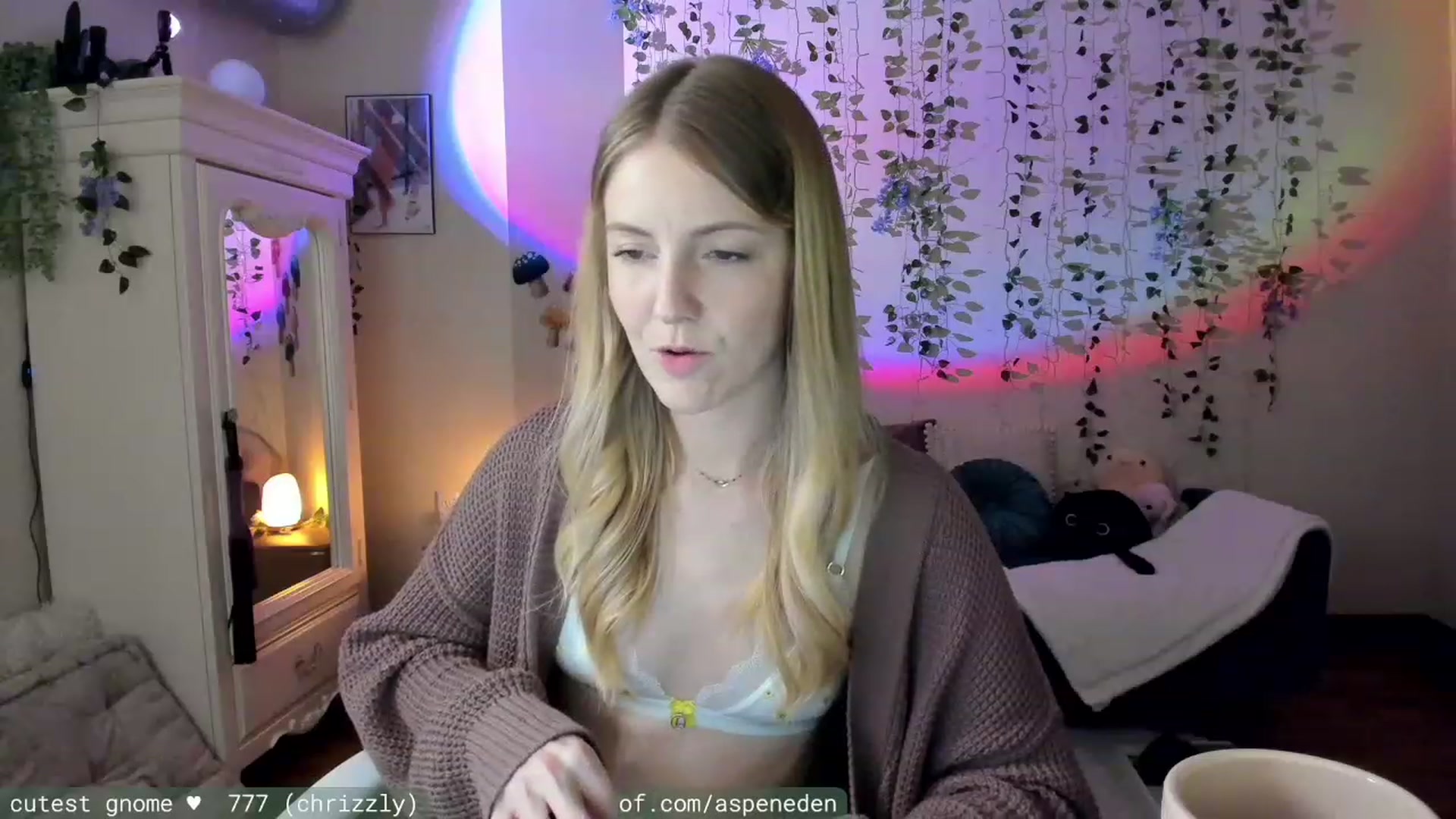 Gallery image thumbnail from AspenEden's myfreecams stream on, 11/27/2023, 03:21 image 14 of 20