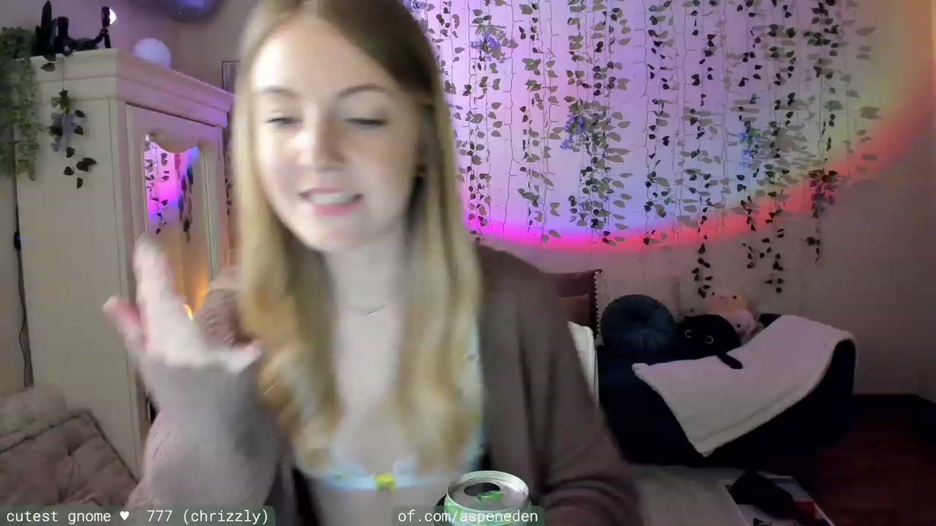Gallery image thumbnail from AspenEden's myfreecams stream on, 11/27/2023, 03:21 image 13 of 20