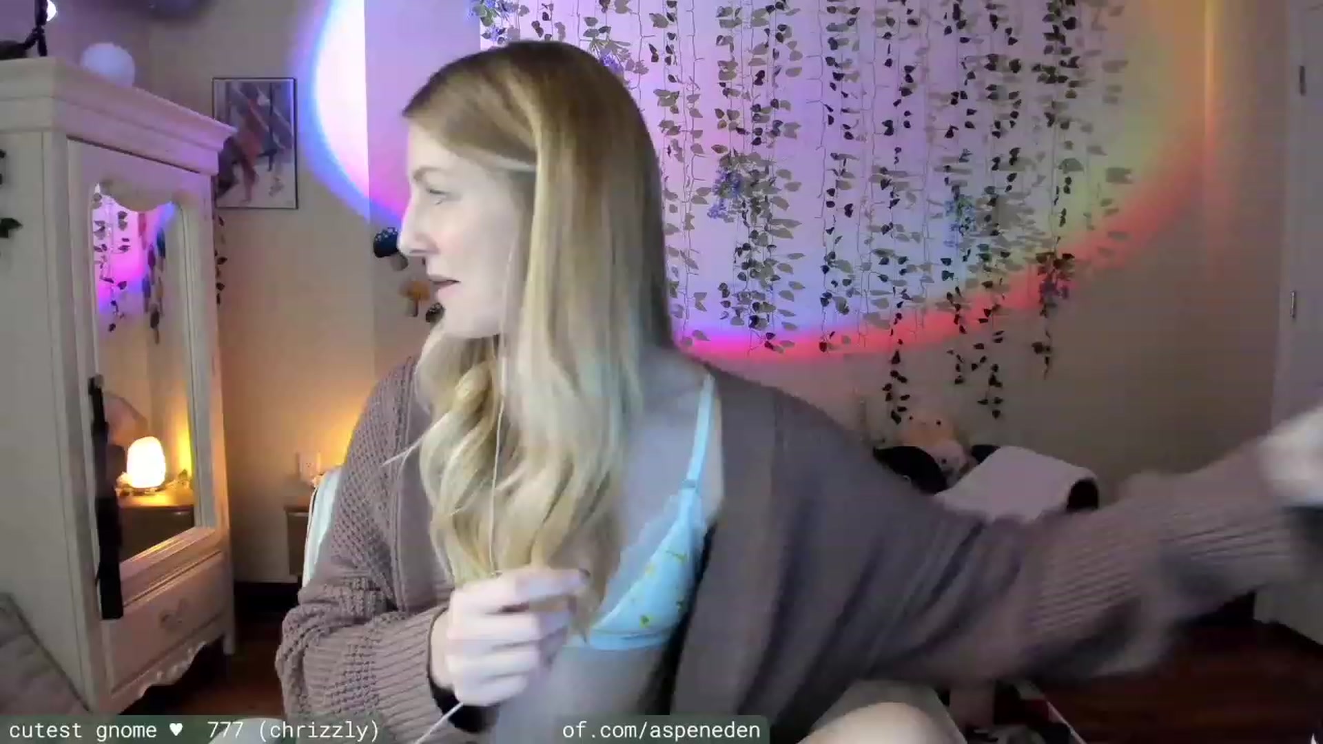 Gallery image thumbnail from AspenEden's myfreecams stream on, 11/27/2023, 03:21 image 1 of 20