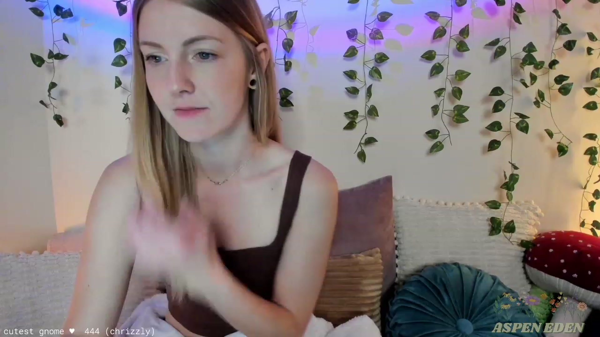 Gallery image thumbnail from AspenEden's myfreecams stream on, 12/16/2023, 04:08 image 16 of 20