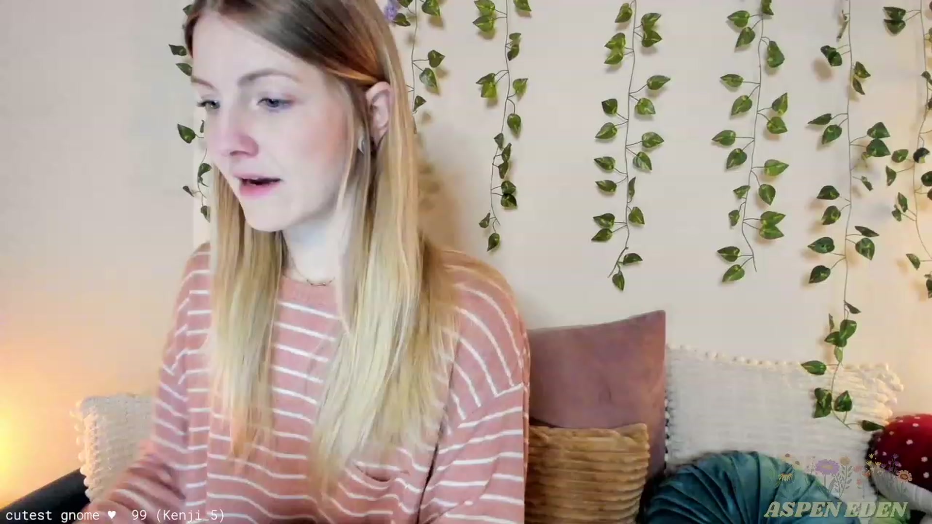 Gallery image thumbnail from AspenEden's myfreecams stream on, 12/28/2023, 01:38 image 11 of 20