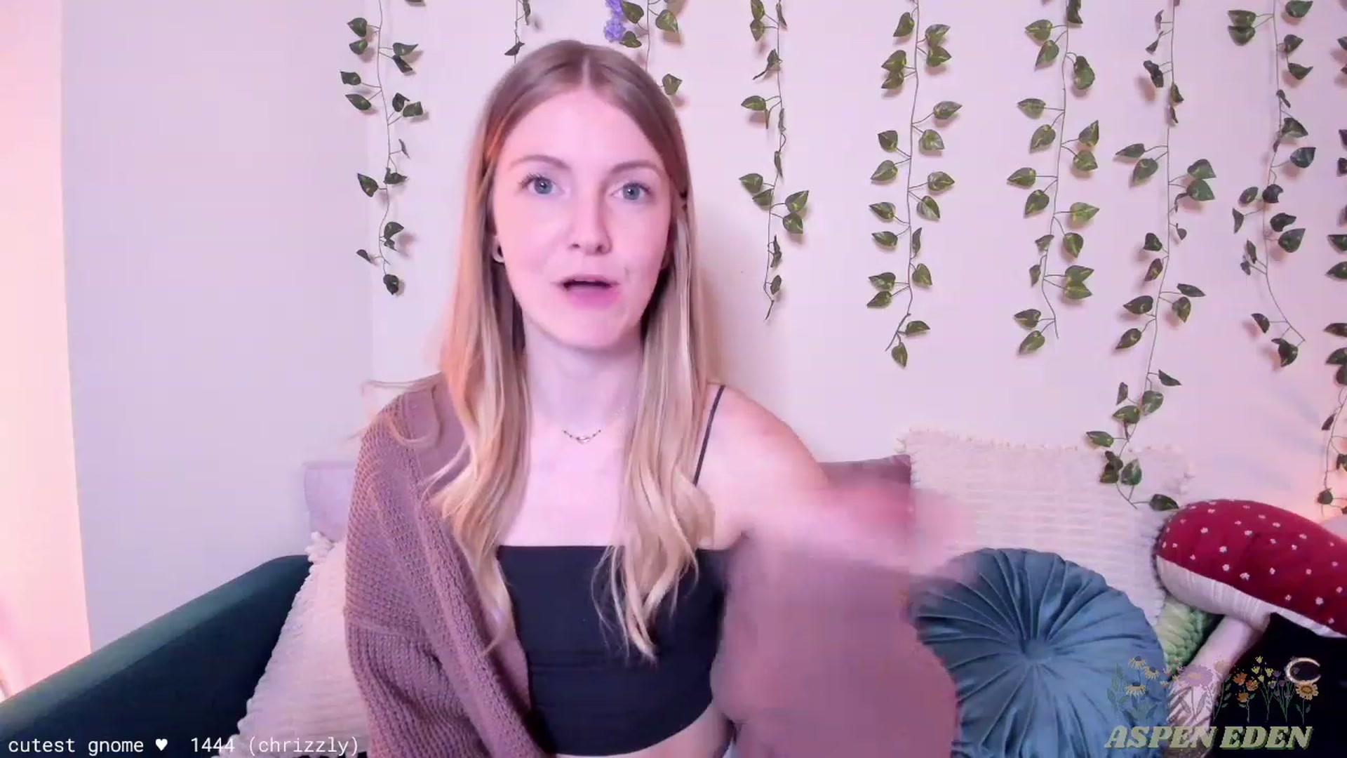 Gallery image thumbnail from AspenEden's myfreecams stream on, 01/10/2024, 02:44 image 13 of 20