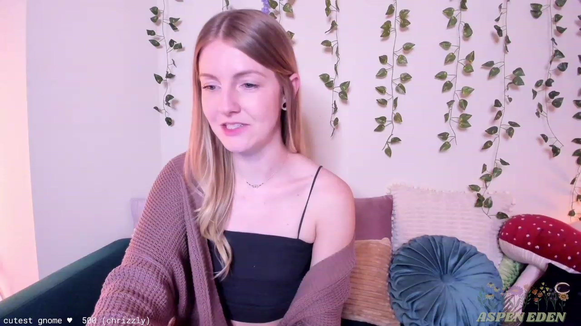 Gallery image thumbnail from AspenEden's myfreecams stream on, 01/10/2024, 02:44 image 3 of 20