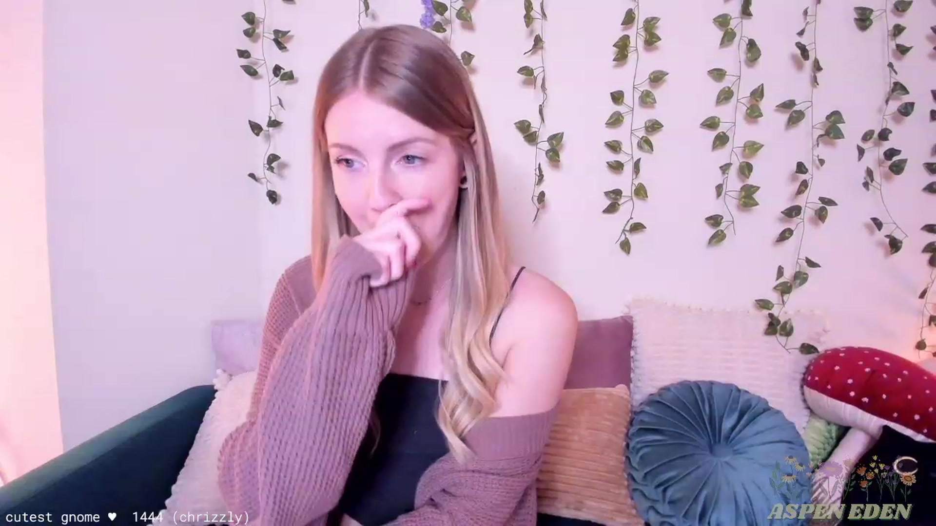 Gallery image thumbnail from AspenEden's myfreecams stream on, 01/10/2024, 02:44 image 7 of 20