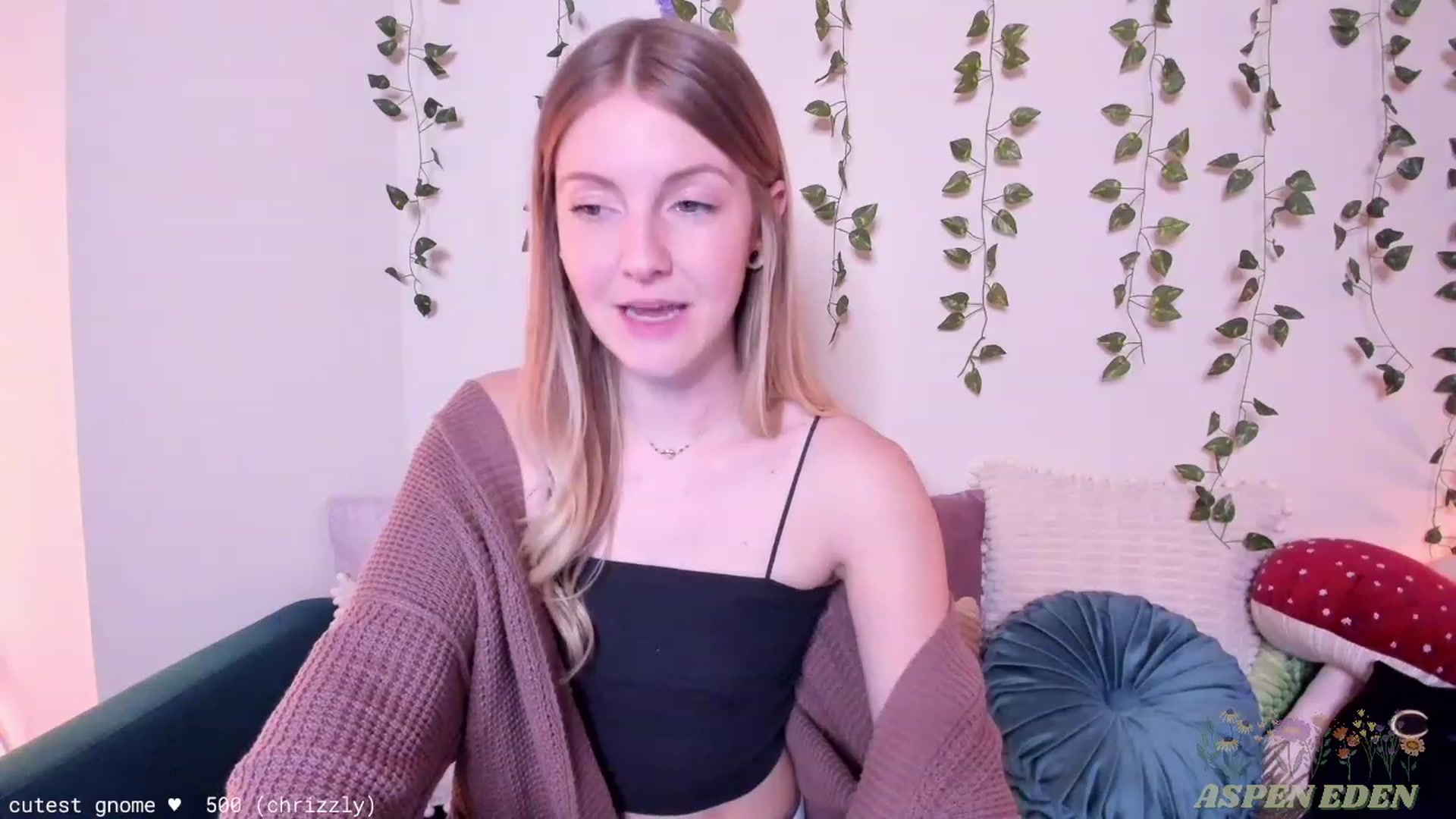 Gallery image thumbnail from AspenEden's myfreecams stream on, 01/10/2024, 02:44 image 4 of 20