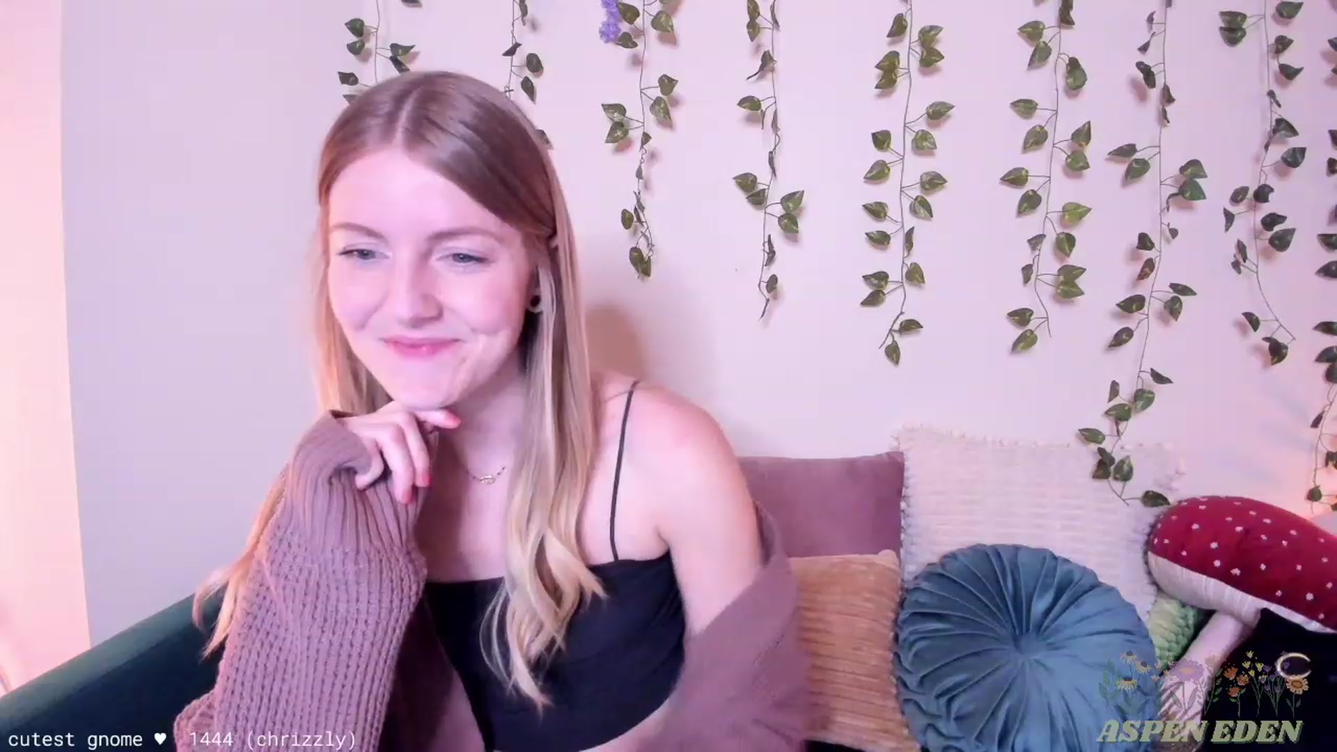 Gallery image thumbnail from AspenEden's myfreecams stream on, 01/10/2024, 02:44 image 14 of 20