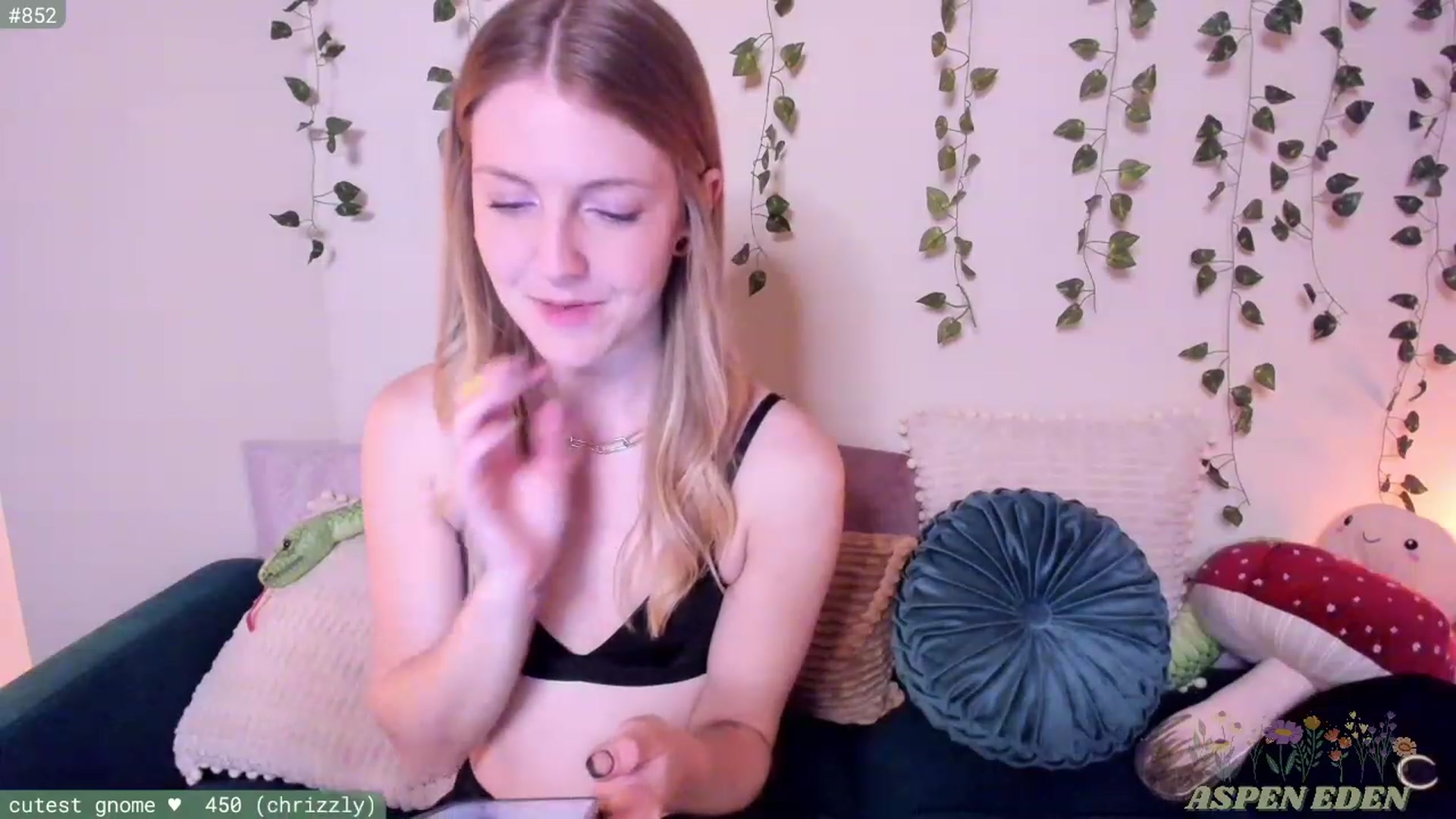Gallery image thumbnail from AspenEden's myfreecams stream on, 02/28/2024, 03:19 image 20 of 20