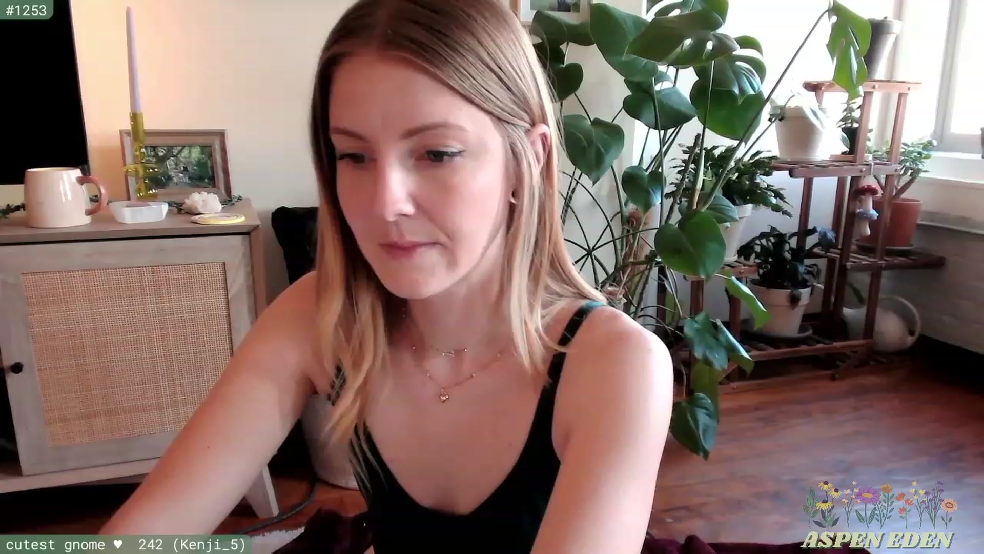 Gallery image thumbnail from AspenEden's myfreecams stream on, 03/17/2024, 20:49 image 4 of 20