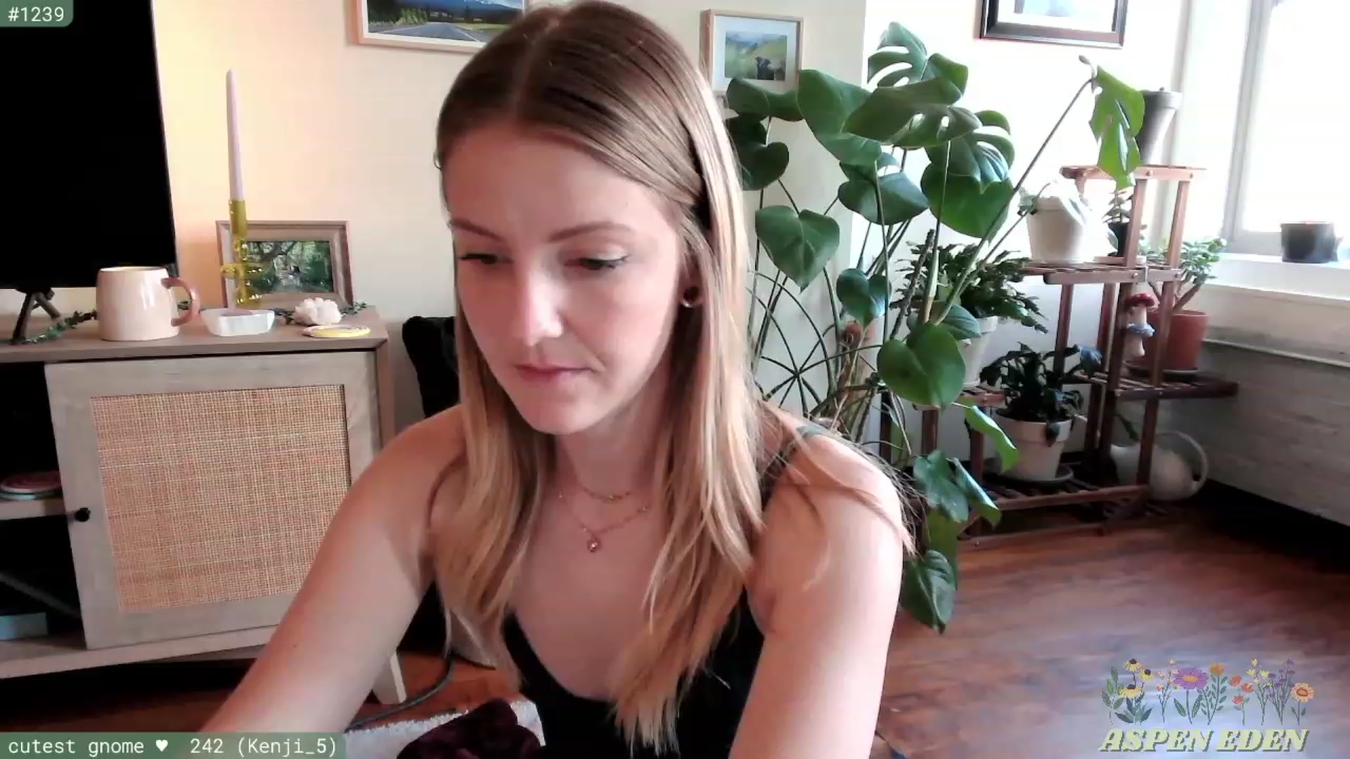 Gallery image thumbnail from AspenEden's myfreecams stream on, 03/17/2024, 20:49 image 5 of 20