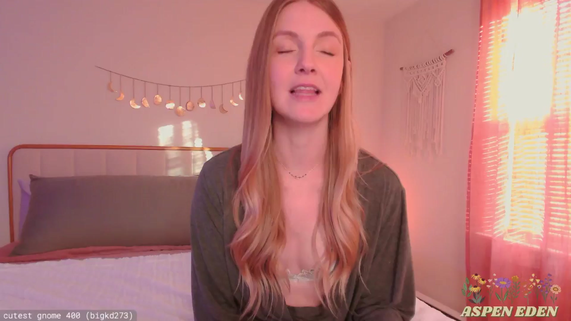 Gallery image thumbnail from AspenEden's myfreecams stream on, 04/14/2025, 24:01 image 5 of 20