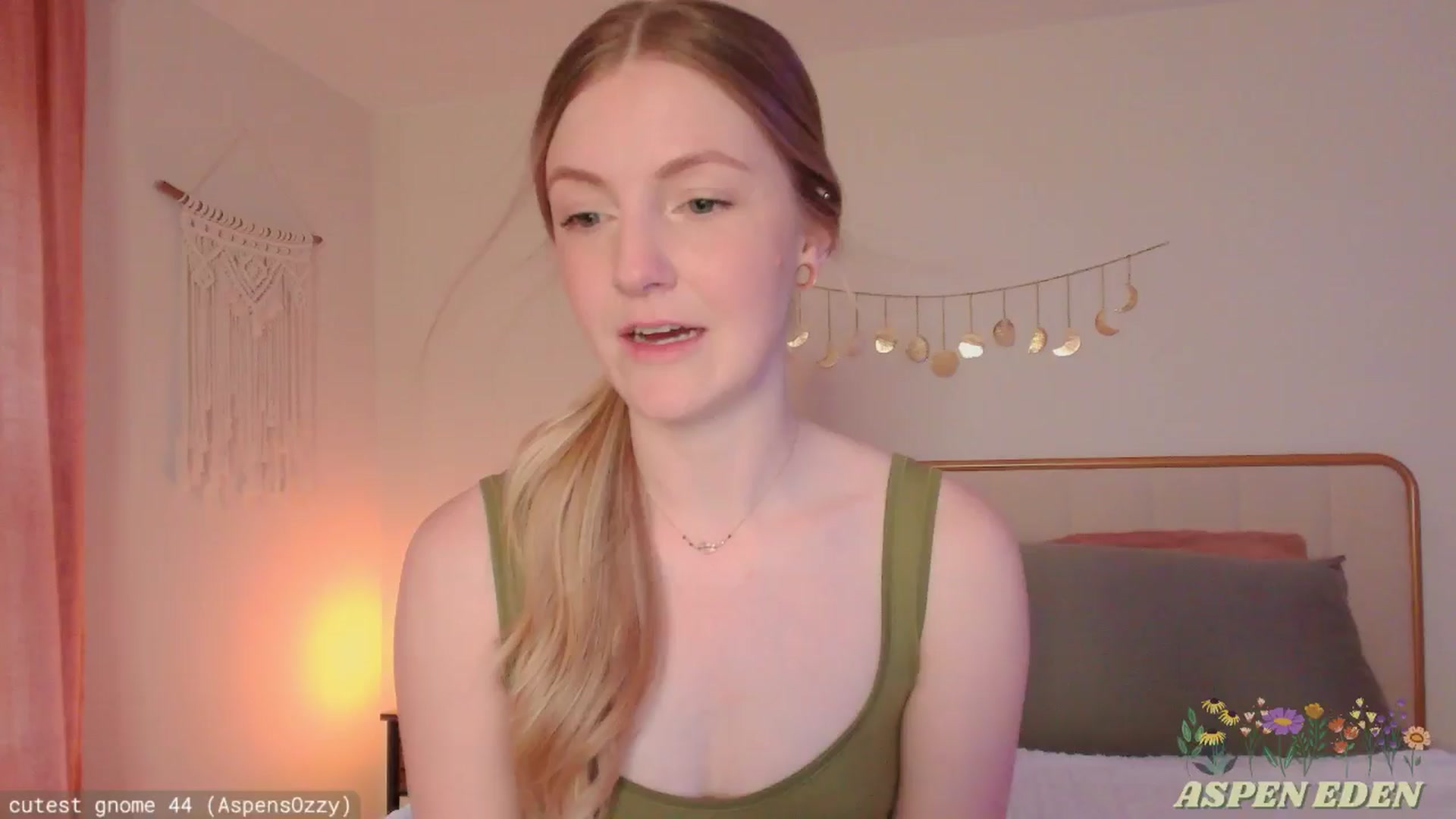 Gallery image thumbnail from AspenEden's myfreecams stream on, 05/04/2025, 24:38 image 2 of 20