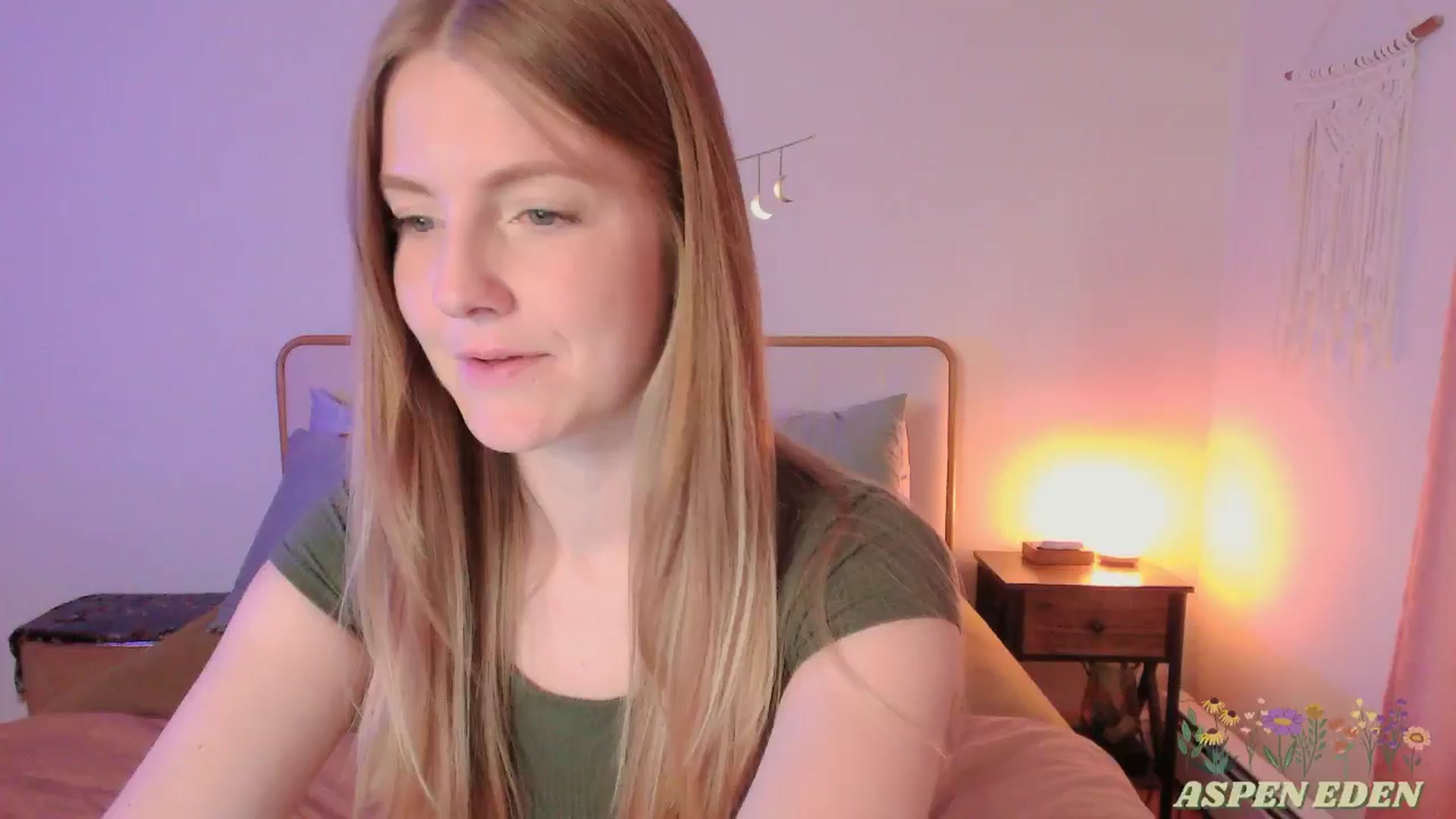 Gallery image thumbnail from AspenEden's myfreecams stream on, 09/25/2025, 21:33 image 4 of 20