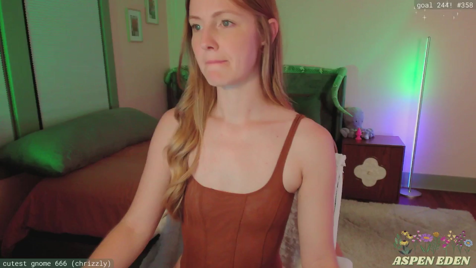 Gallery image thumbnail from AspenEden's myfreecams stream on, 11/23/2025, 02:00 image 10 of 20