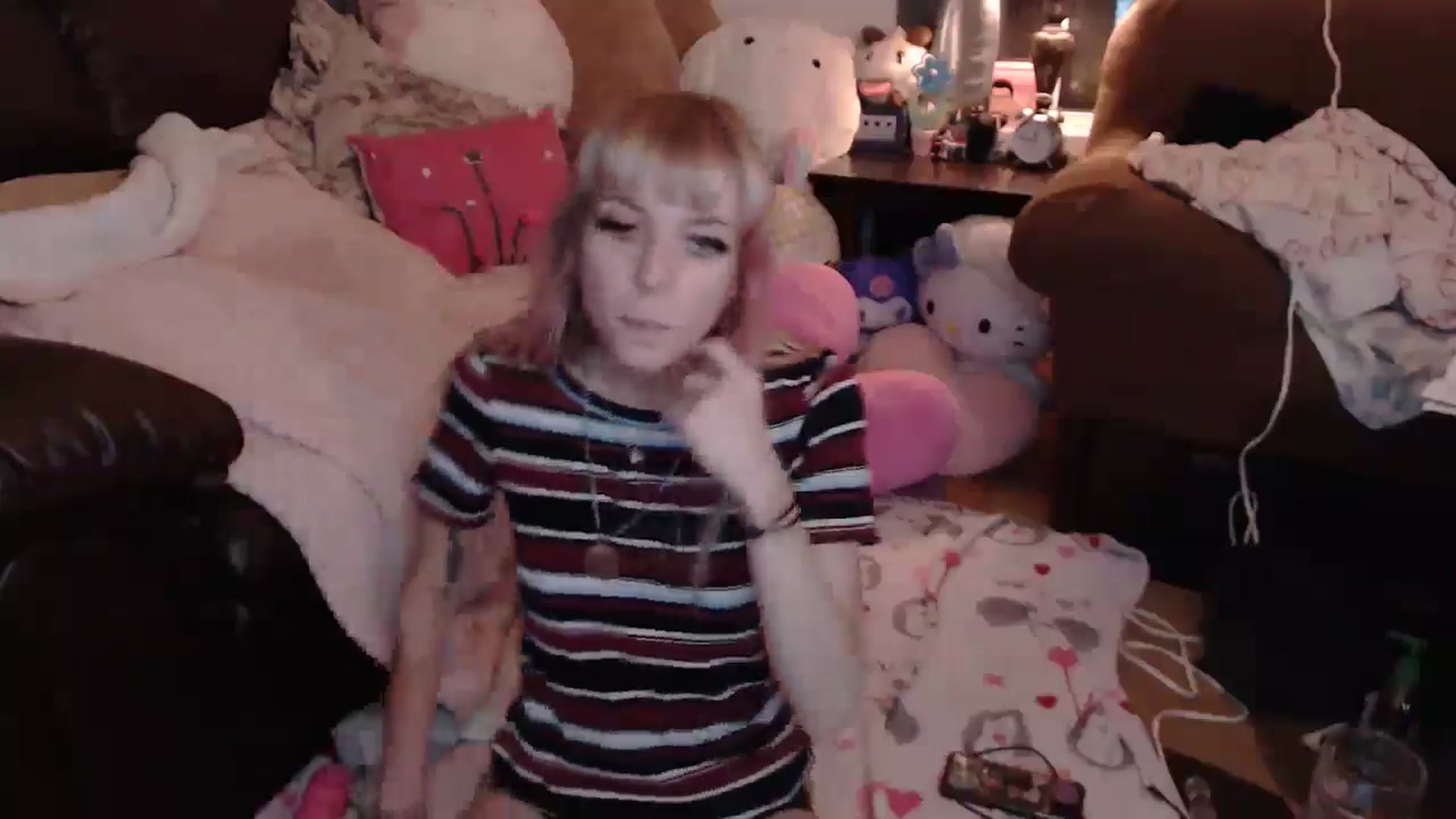 Gallery image thumbnail from Aspen_Elise's myfreecams stream on, 08/20/2024, 11:12 image 16 of 20