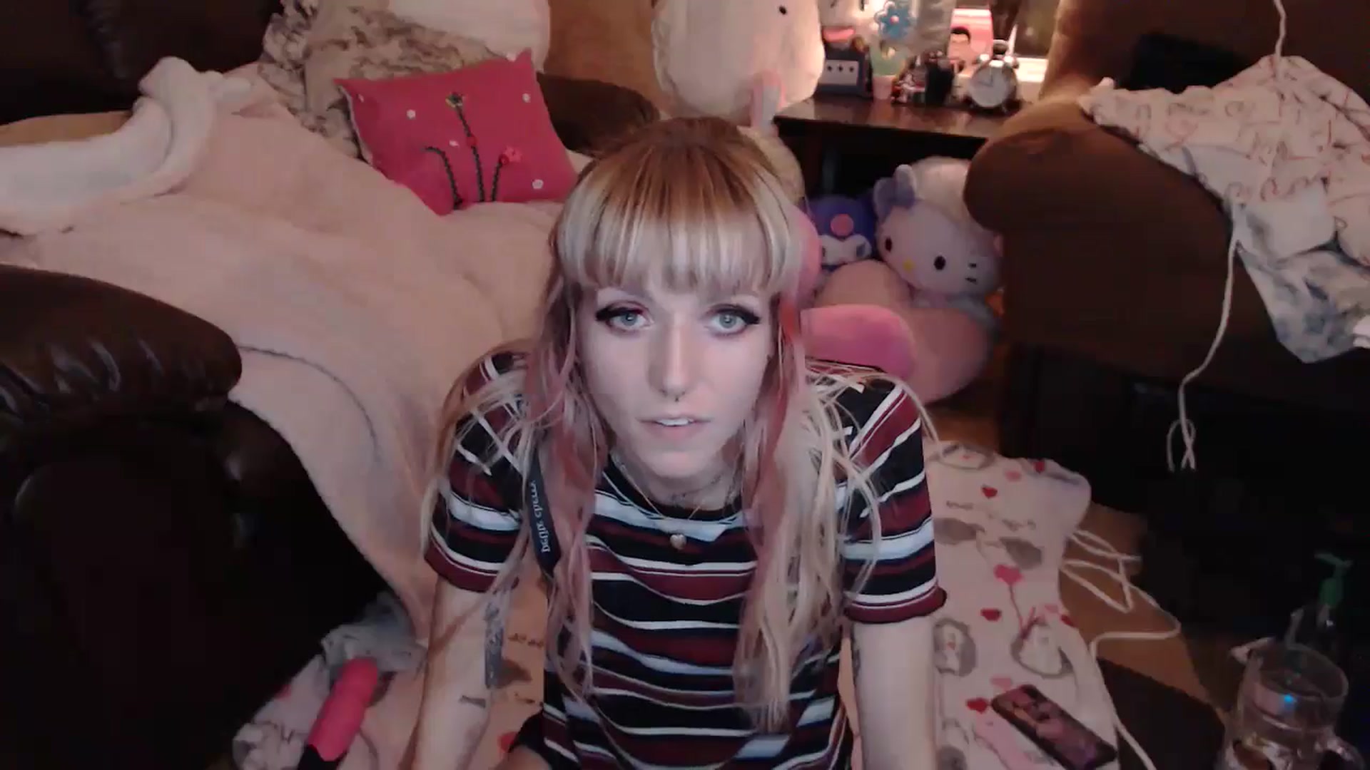 Gallery image thumbnail from Aspen_Elise's myfreecams stream on, 08/20/2024, 11:12 image 2 of 20